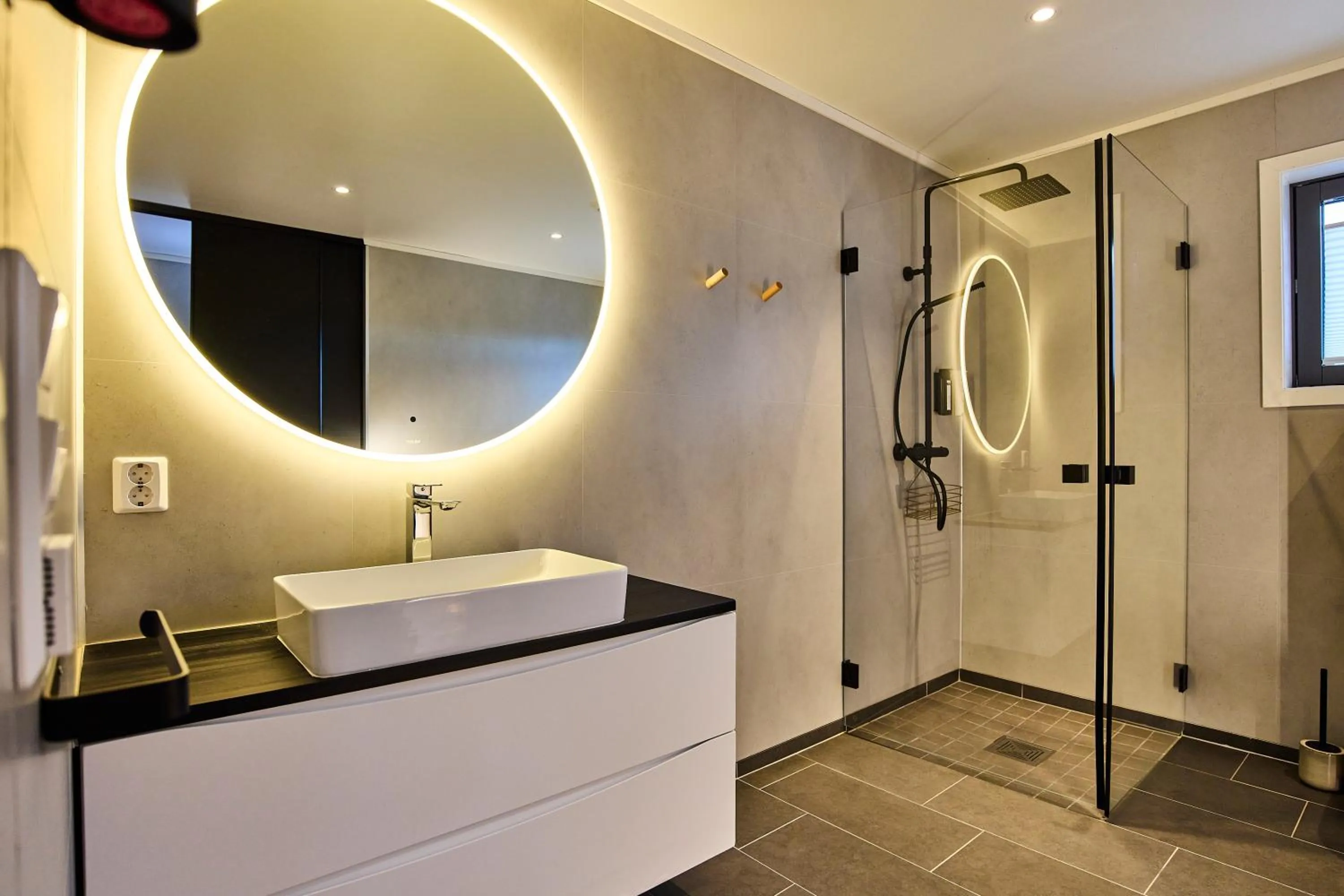 Bathroom in Lofoten panorama luxury home with sauna in Reine
