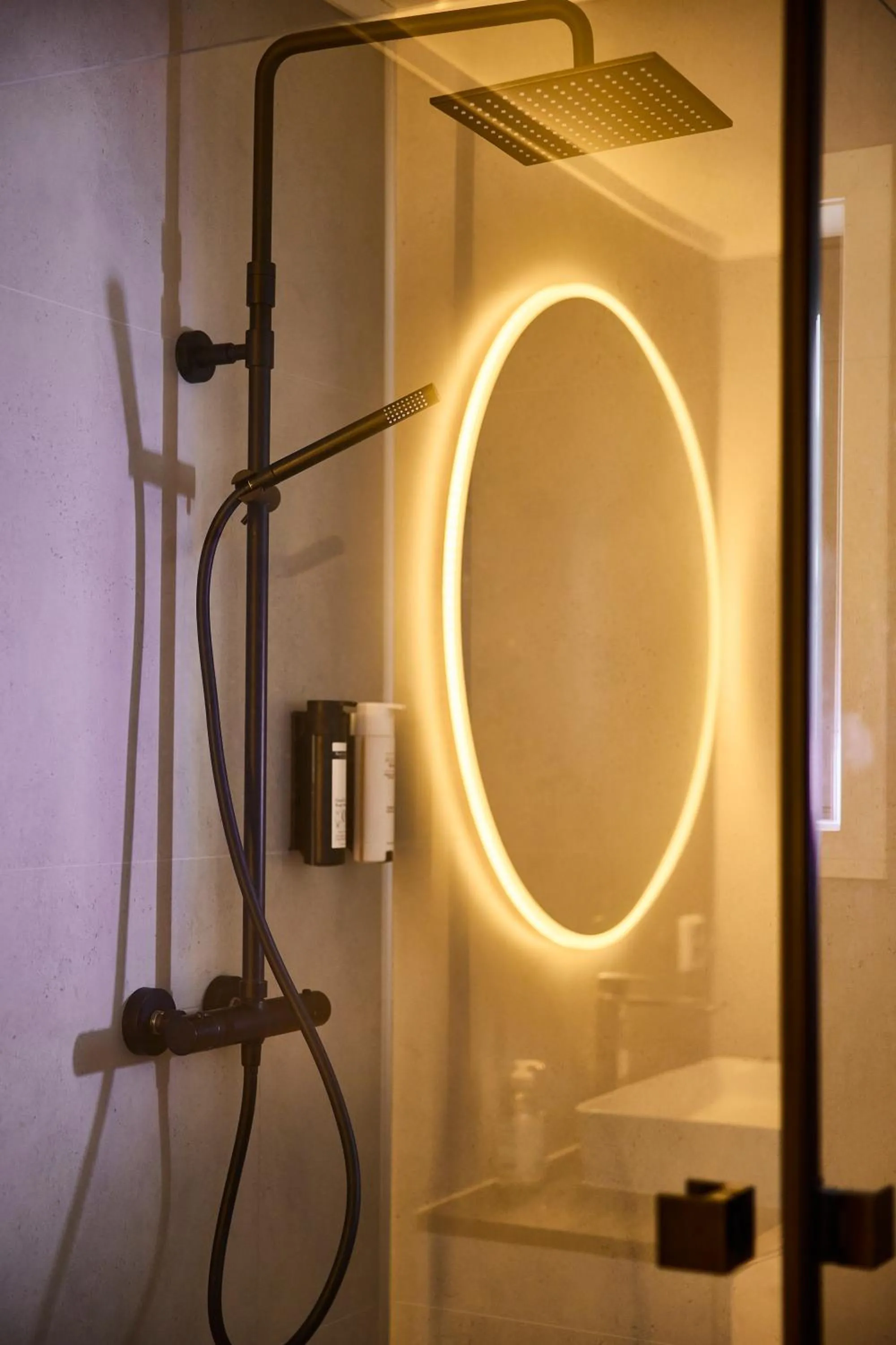 Bathroom in Lofoten panorama luxury home with sauna in Reine