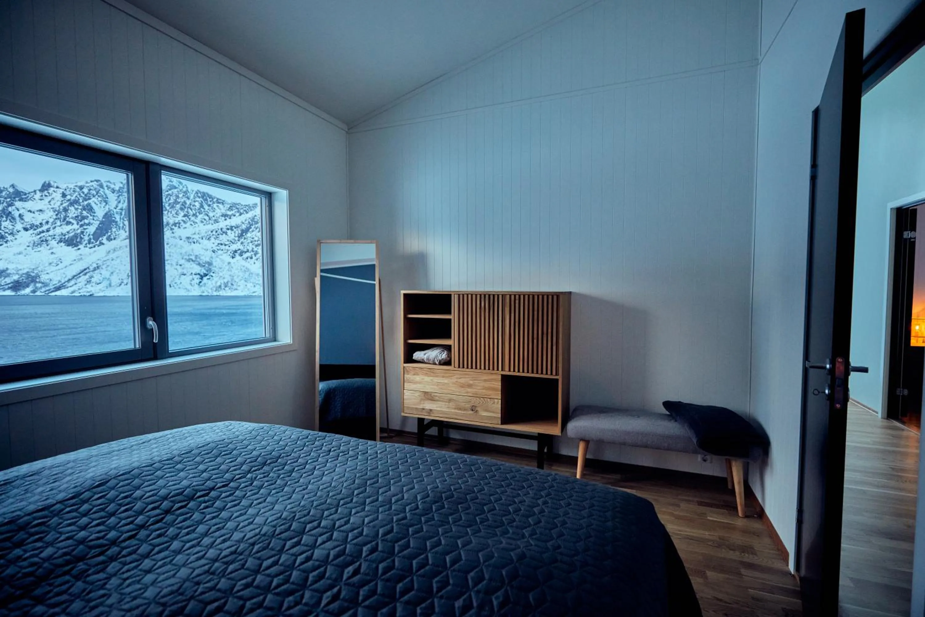 Photo of the whole room, Bed in Lofoten panorama luxury home with sauna in Reine