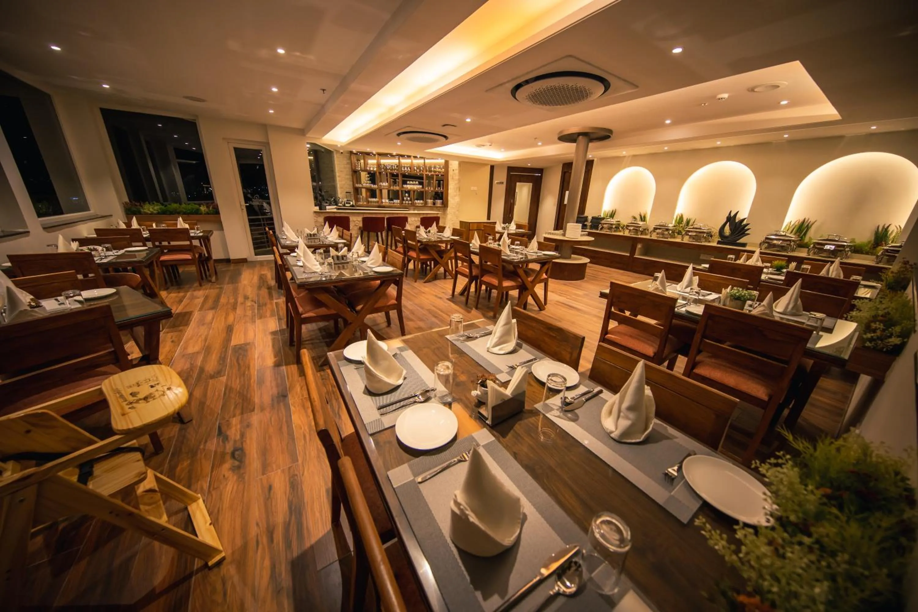 Restaurant/places to eat in juSTa Grand View Resort & Spa, Manali