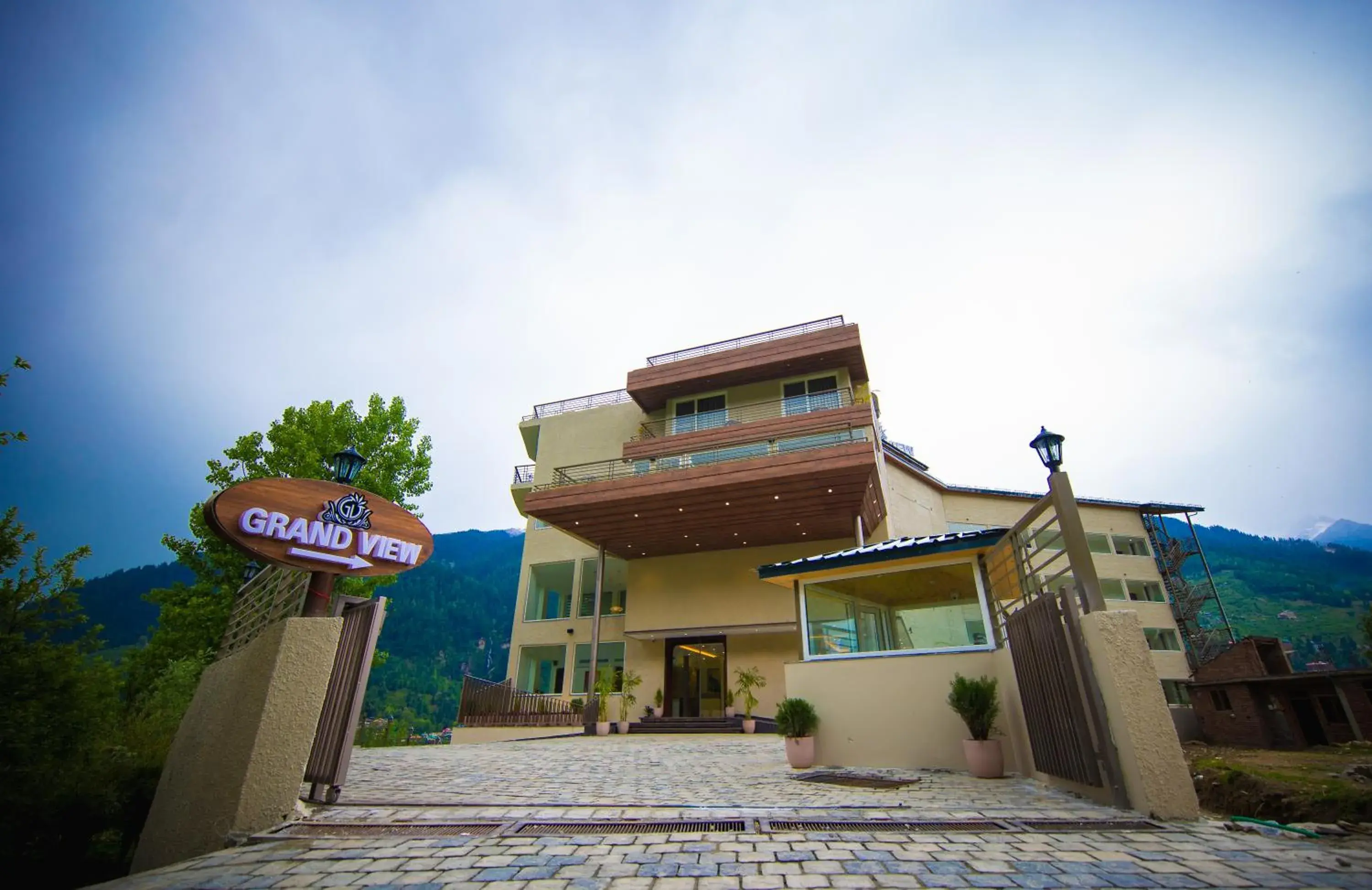 Property building in juSTa Grand View Resort & Spa, Manali Property building in juSTa Grand View Resort & Spa, Manali