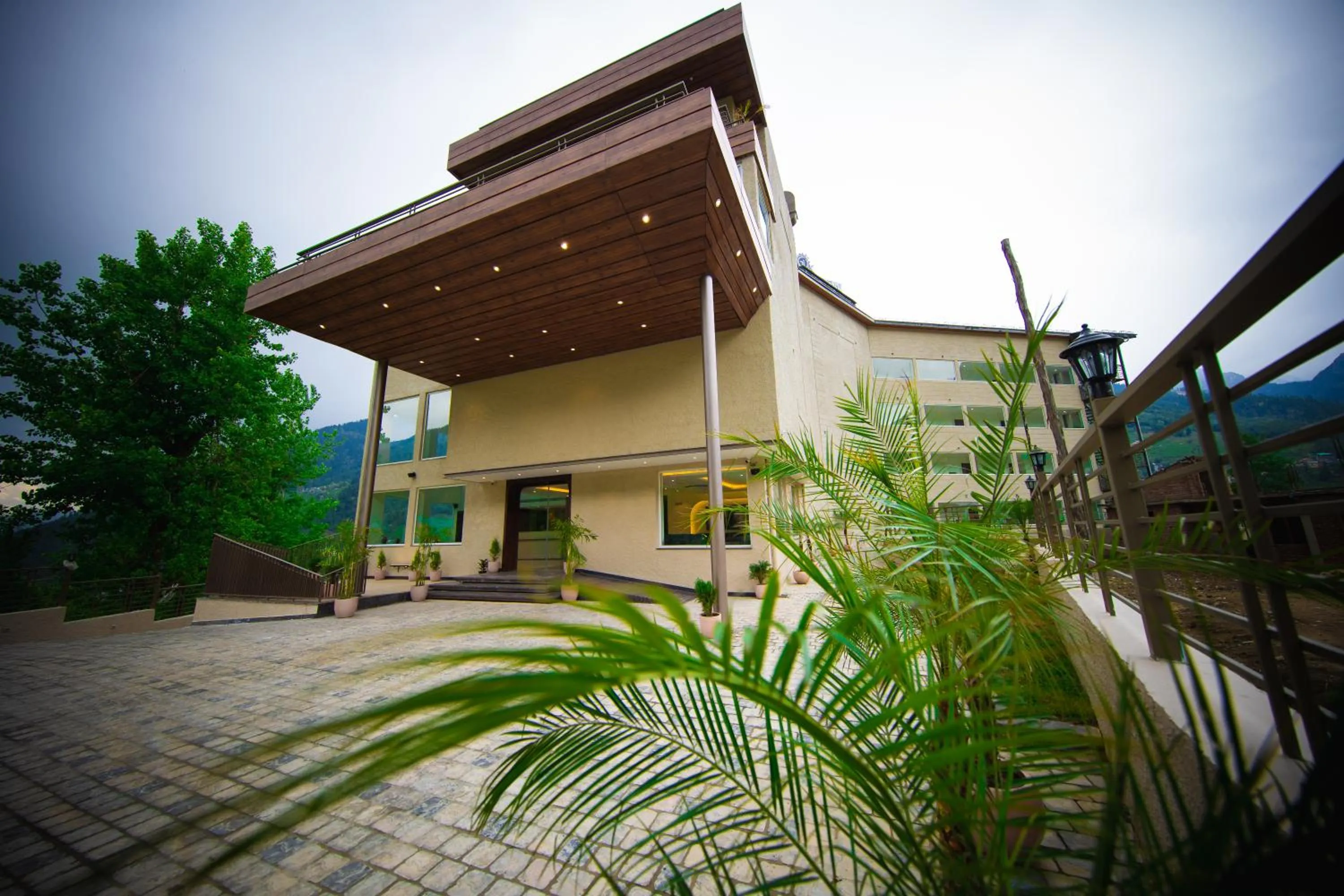 Property building in juSTa Grand View Resort & Spa, Manali