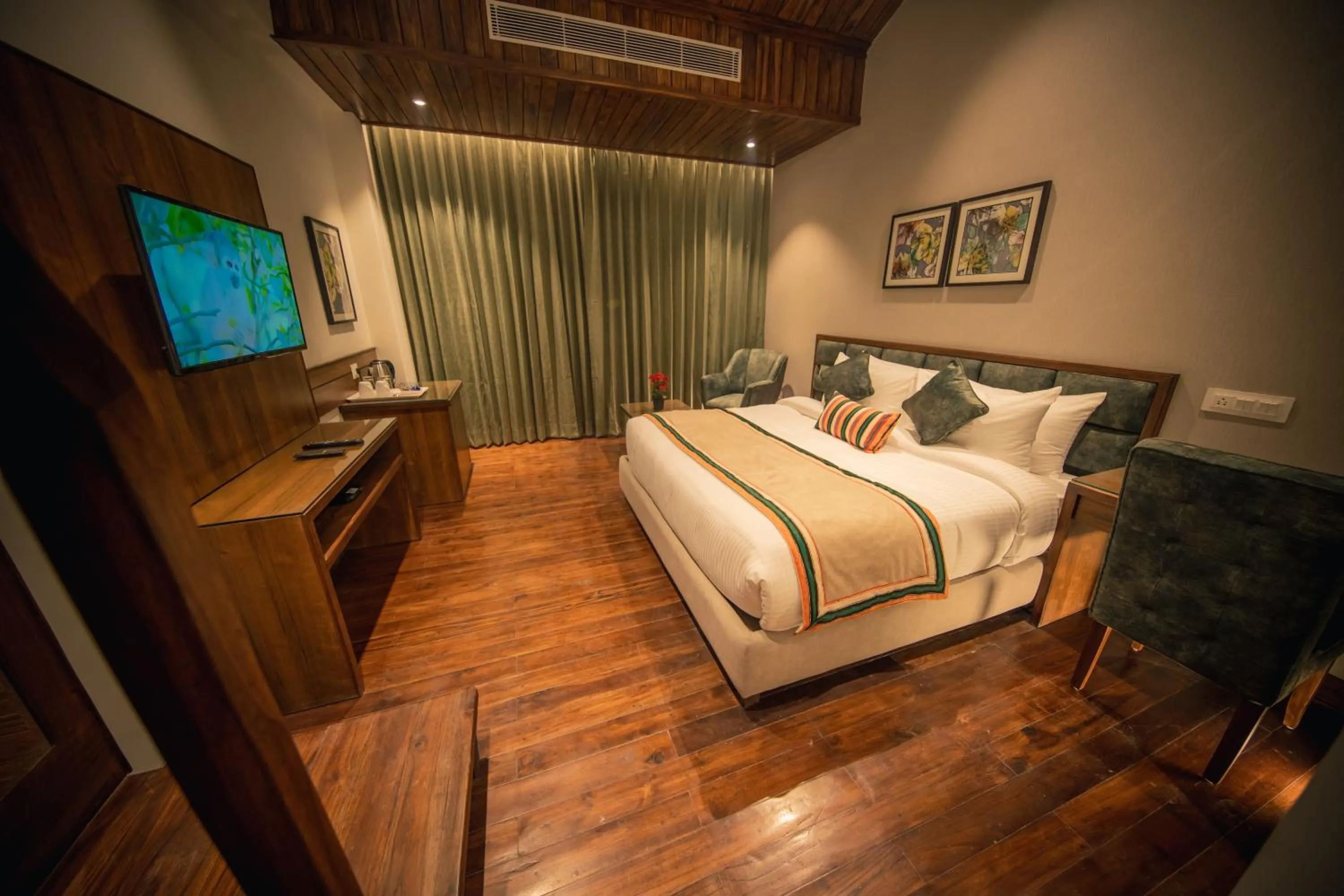 Bed in juSTa Grand View Resort & Spa, Manali