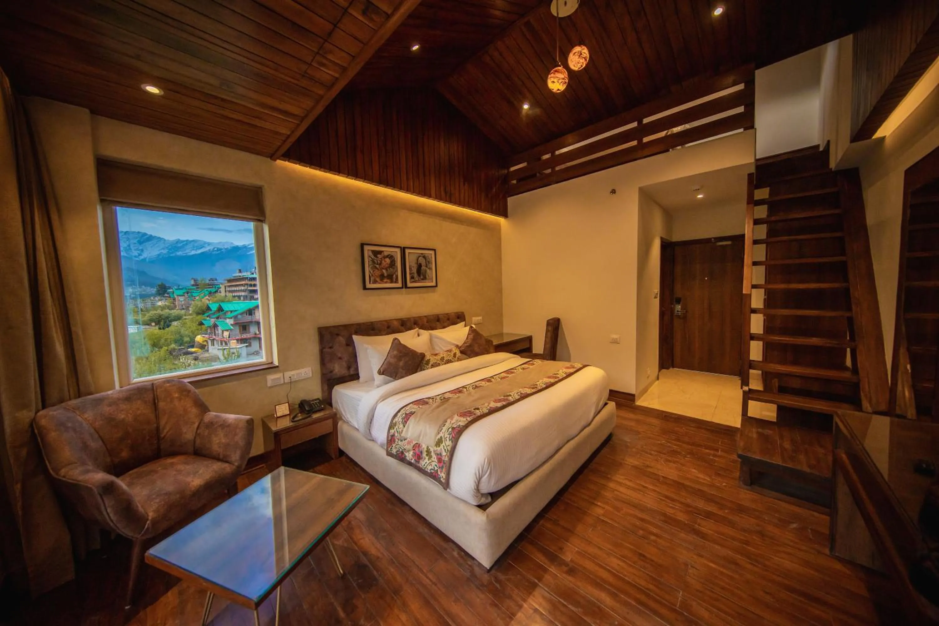 Bed in juSTa Grand View Resort & Spa, Manali