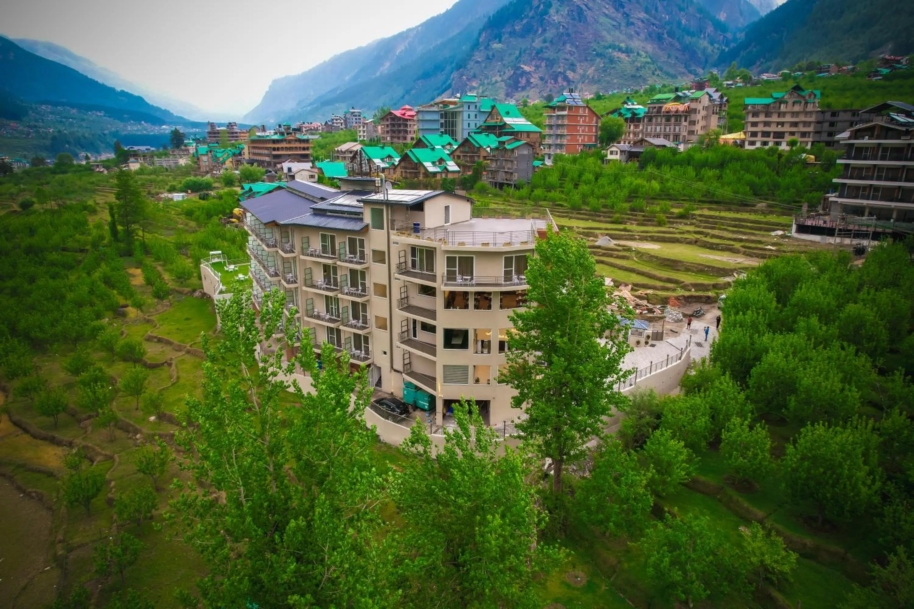 Property building in juSTa Grand View Resort & Spa, Manali