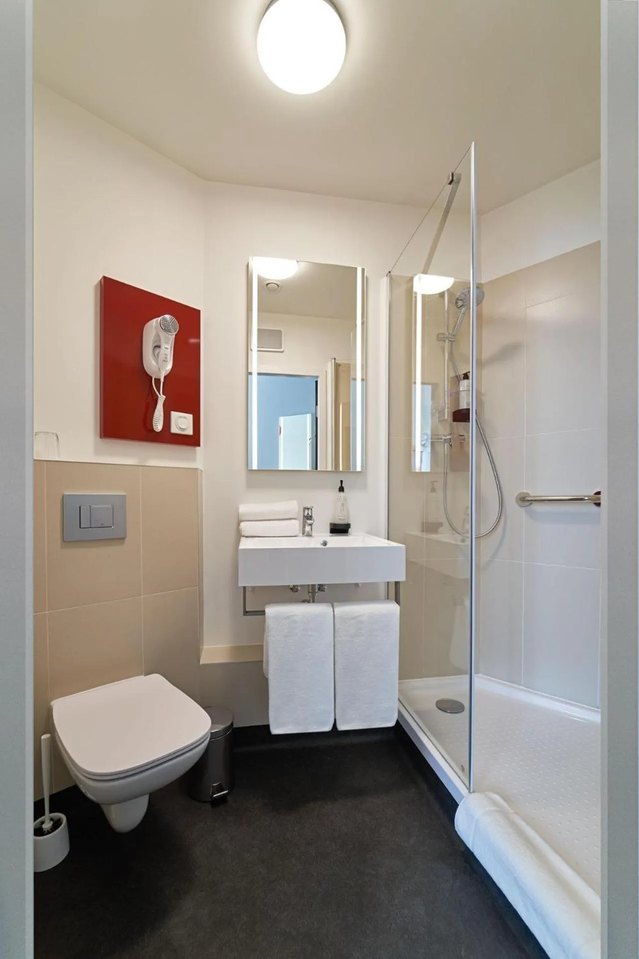 Bathroom in B&B Hotel Poznań Old Town