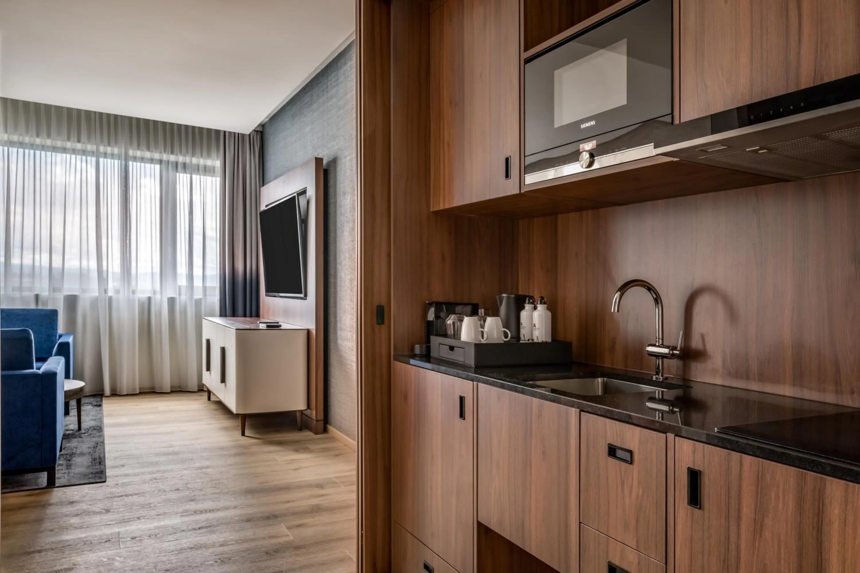 Kitchen or kitchenette in Geneva Marriott Hotel