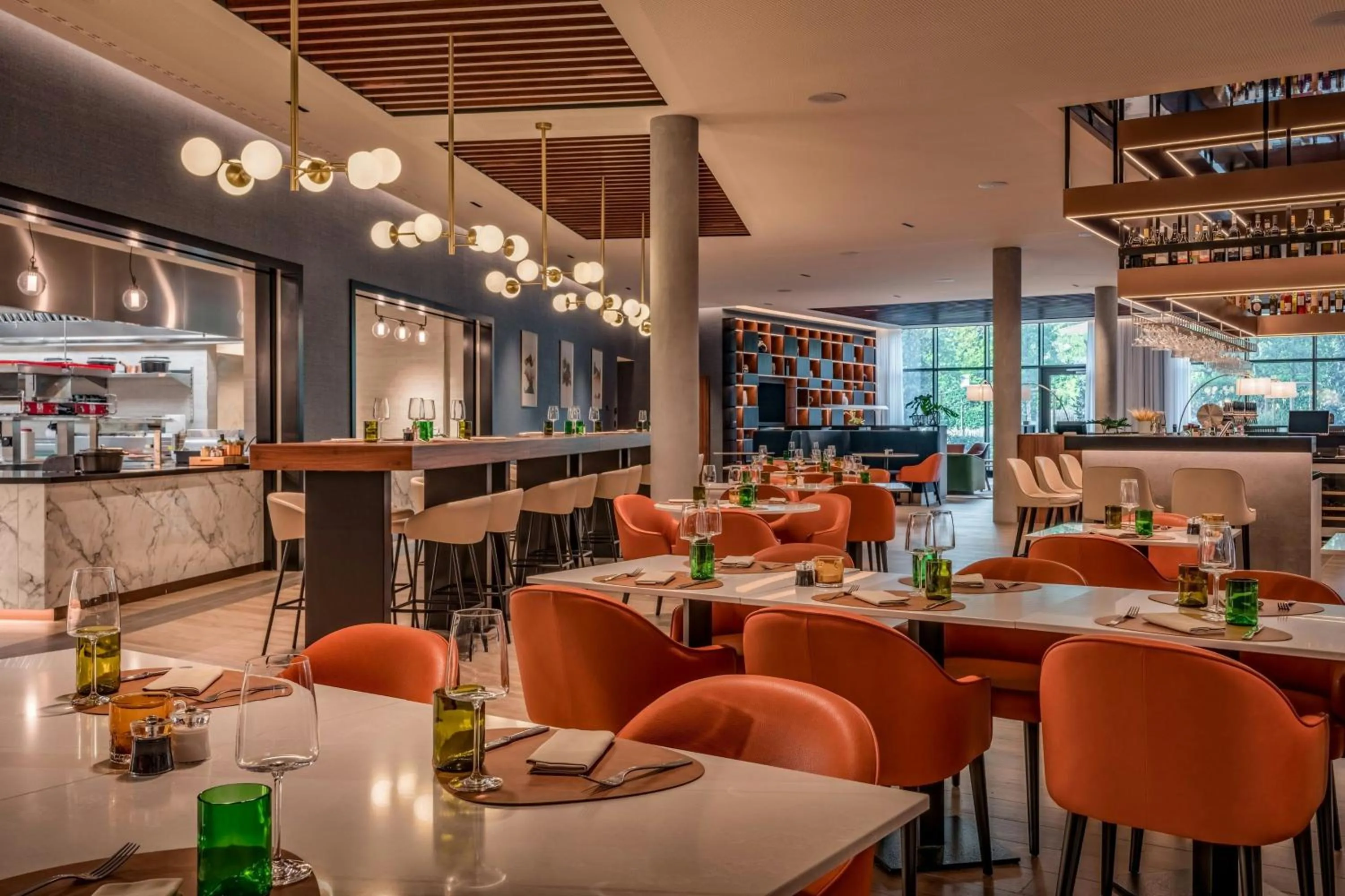 Restaurant/places to eat in Geneva Marriott Hotel