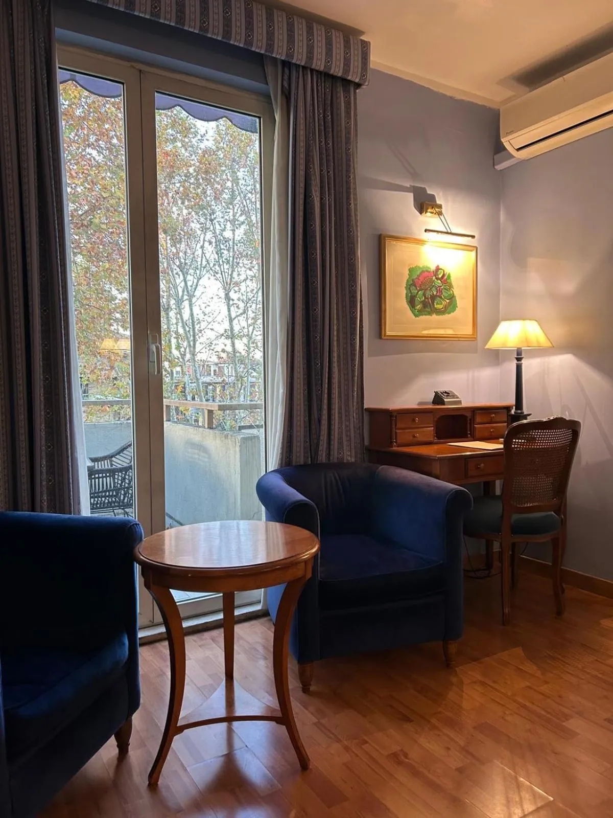 Seating area in Hotel Fenix