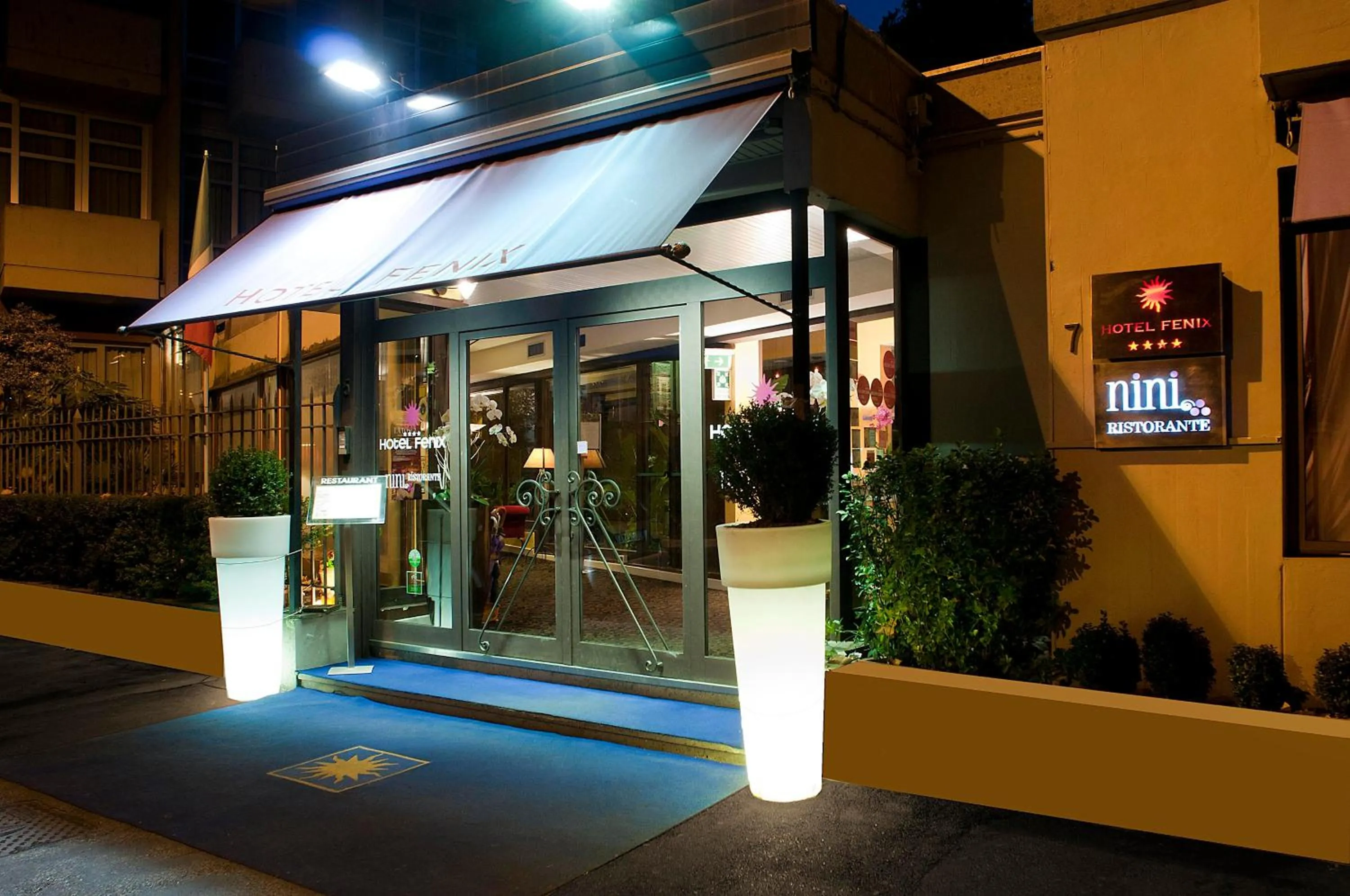 Facade/entrance in Hotel Fenix