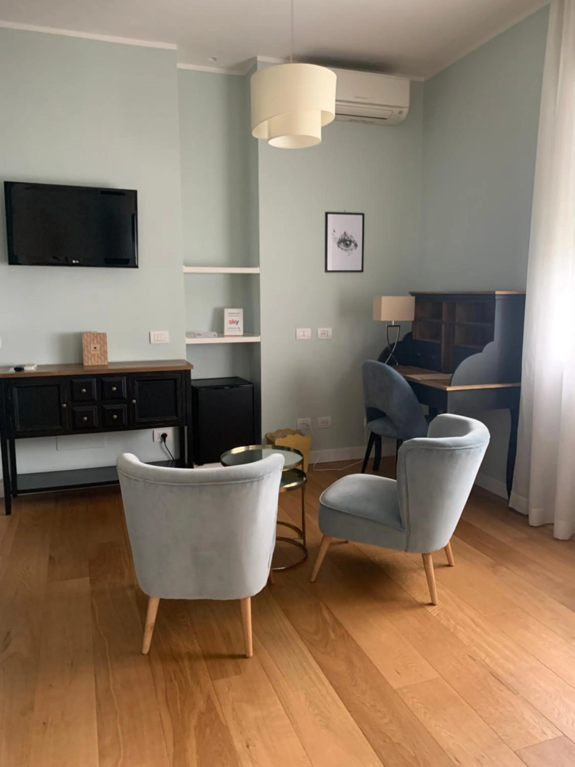 furniture in Hotel Fenix