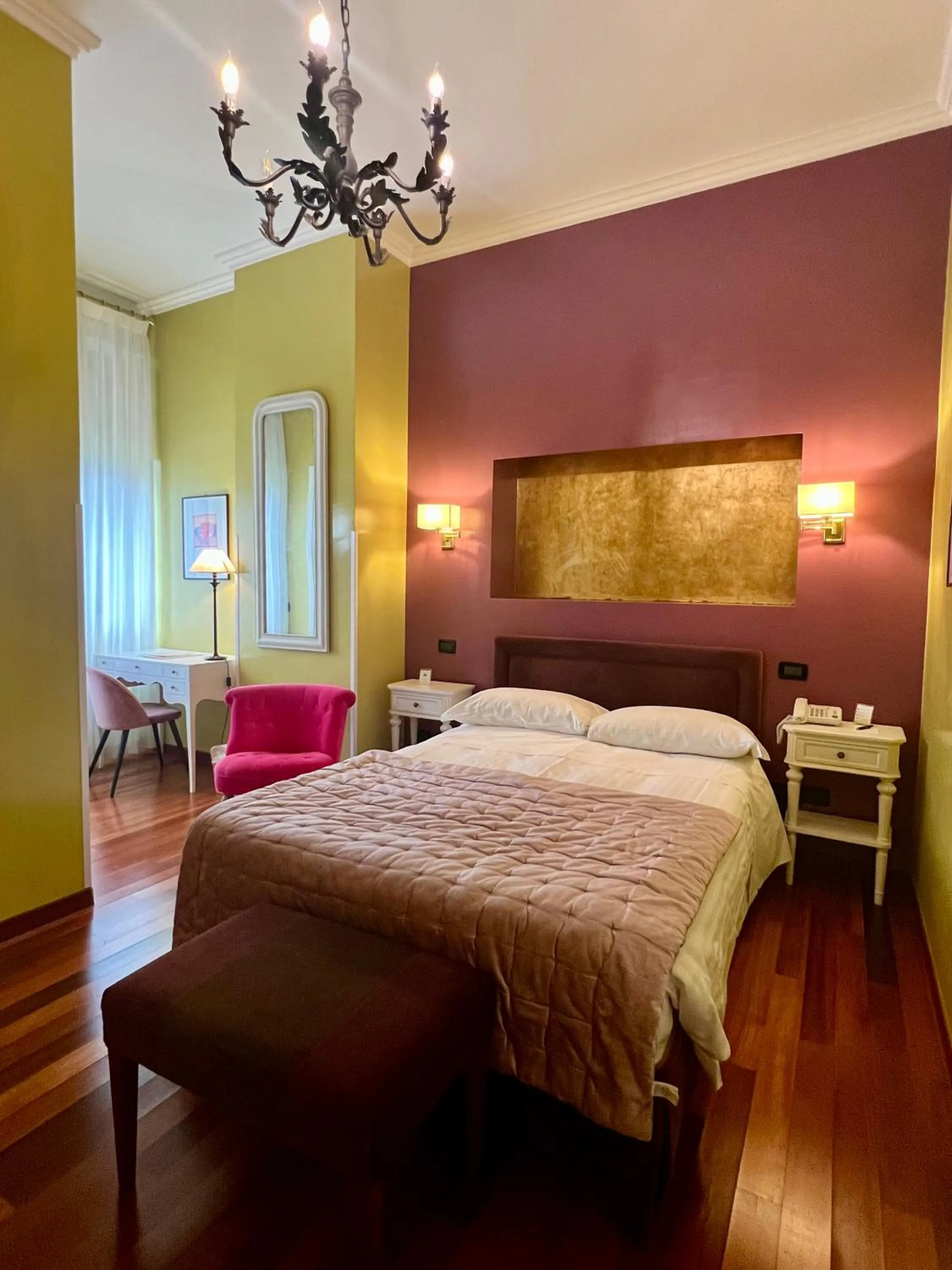 Decorative detail, Bed in Hotel Fenix