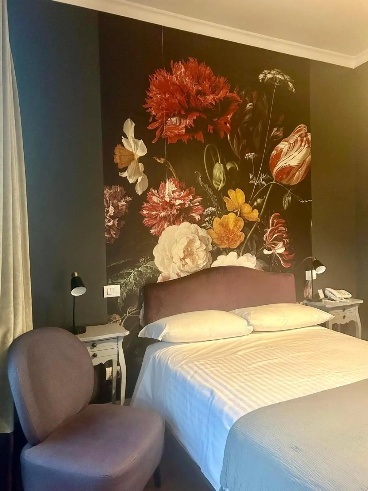 Decorative detail, Bed in Hotel Fenix