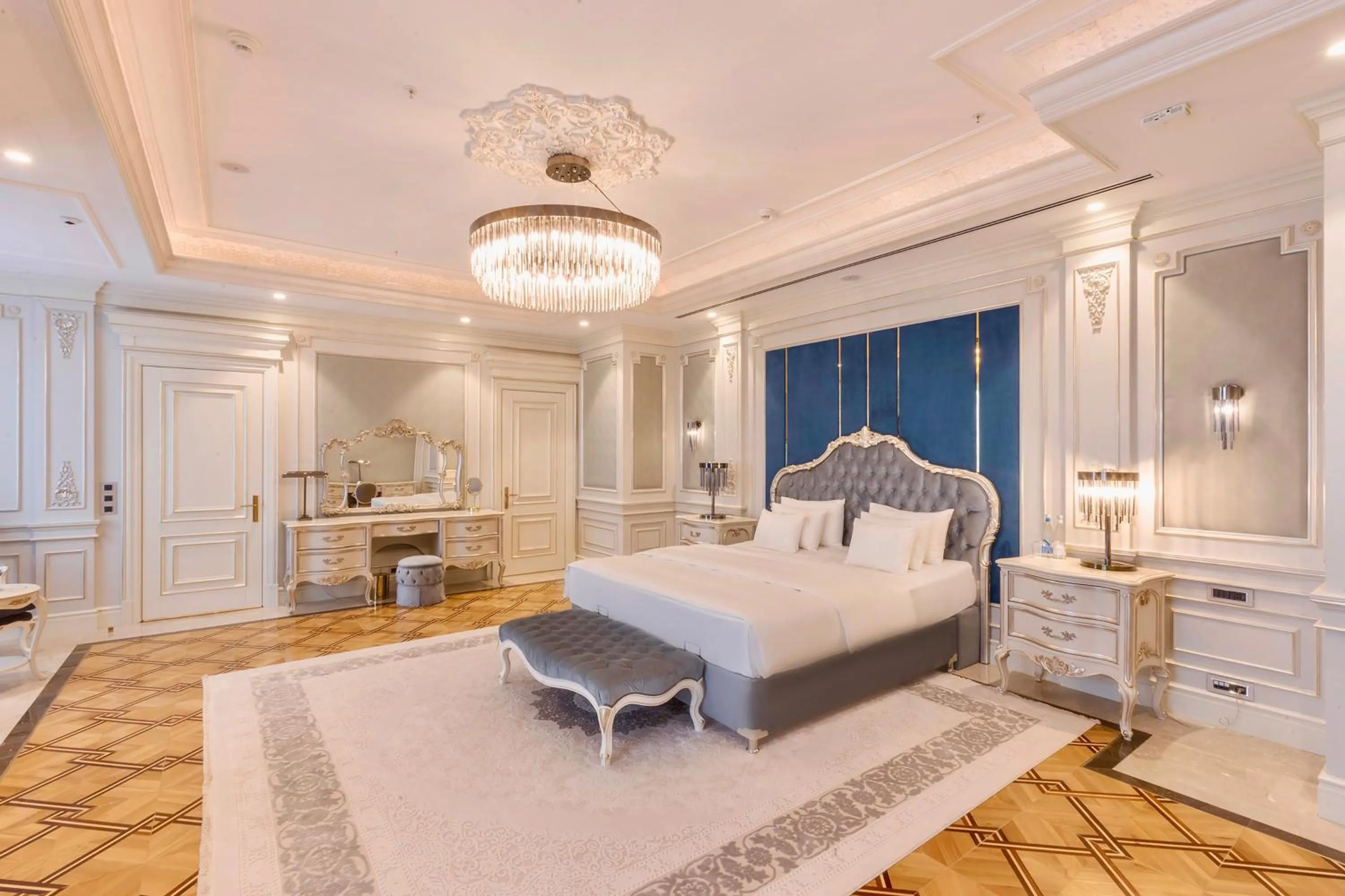 Bed in Lia! by Minyoun Stars of Ulugbek