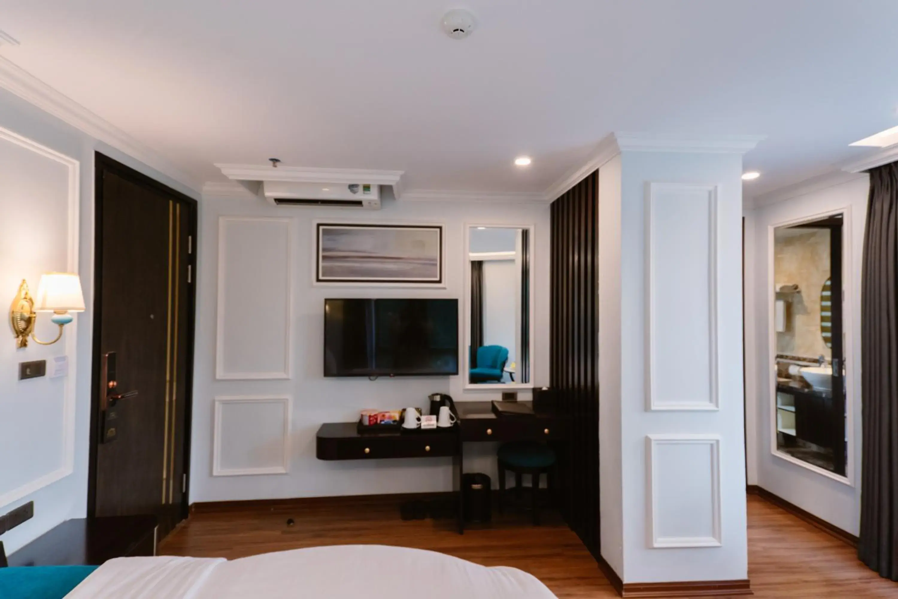 Decorative detail, Bed in Hồng Vận Hotel Decorative detail, Bed in Hồng Vận Hotel