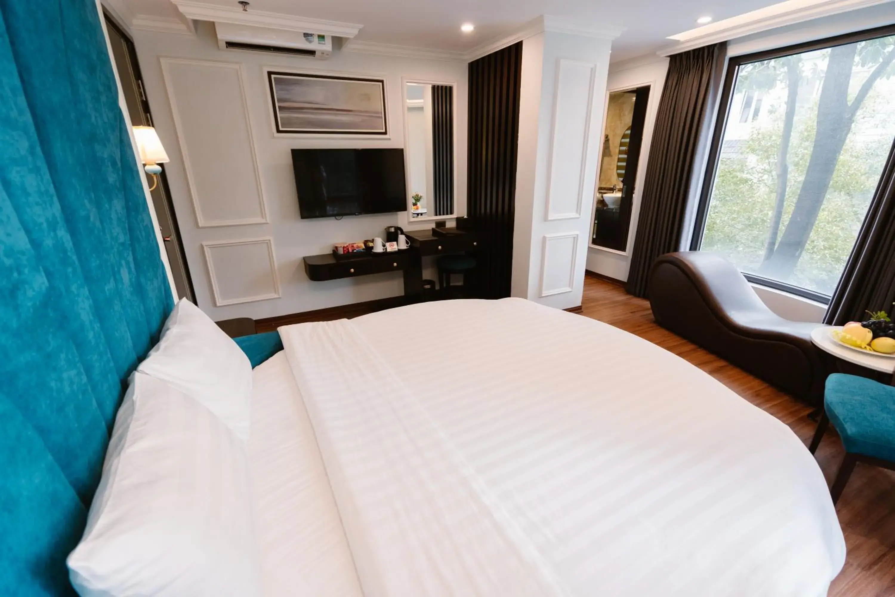 Decorative detail, Bed in Hồng Vận Hotel Decorative detail, Bed in Hồng Vận Hotel