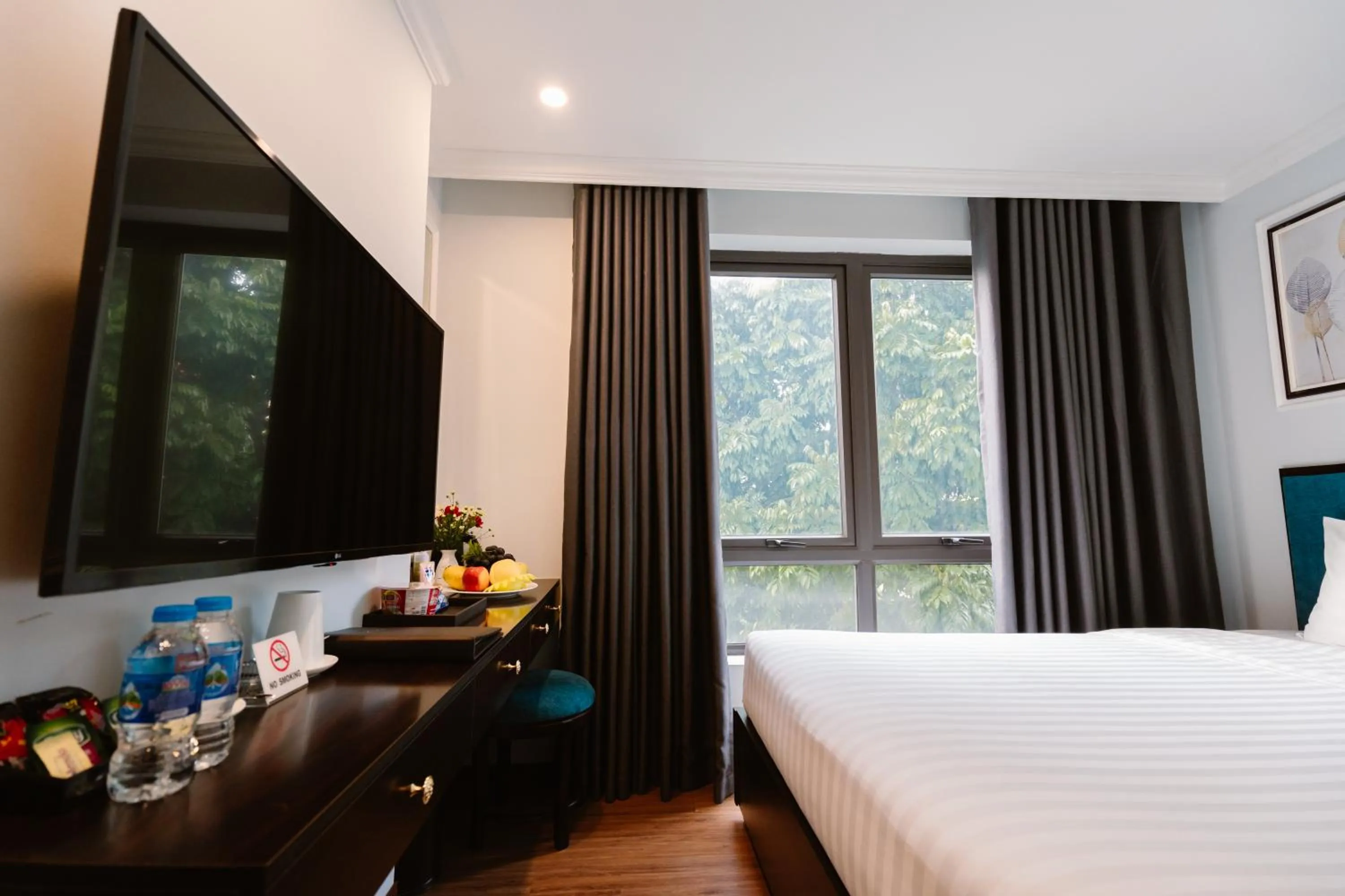 Bedroom, Bed in Hồng Vận Hotel