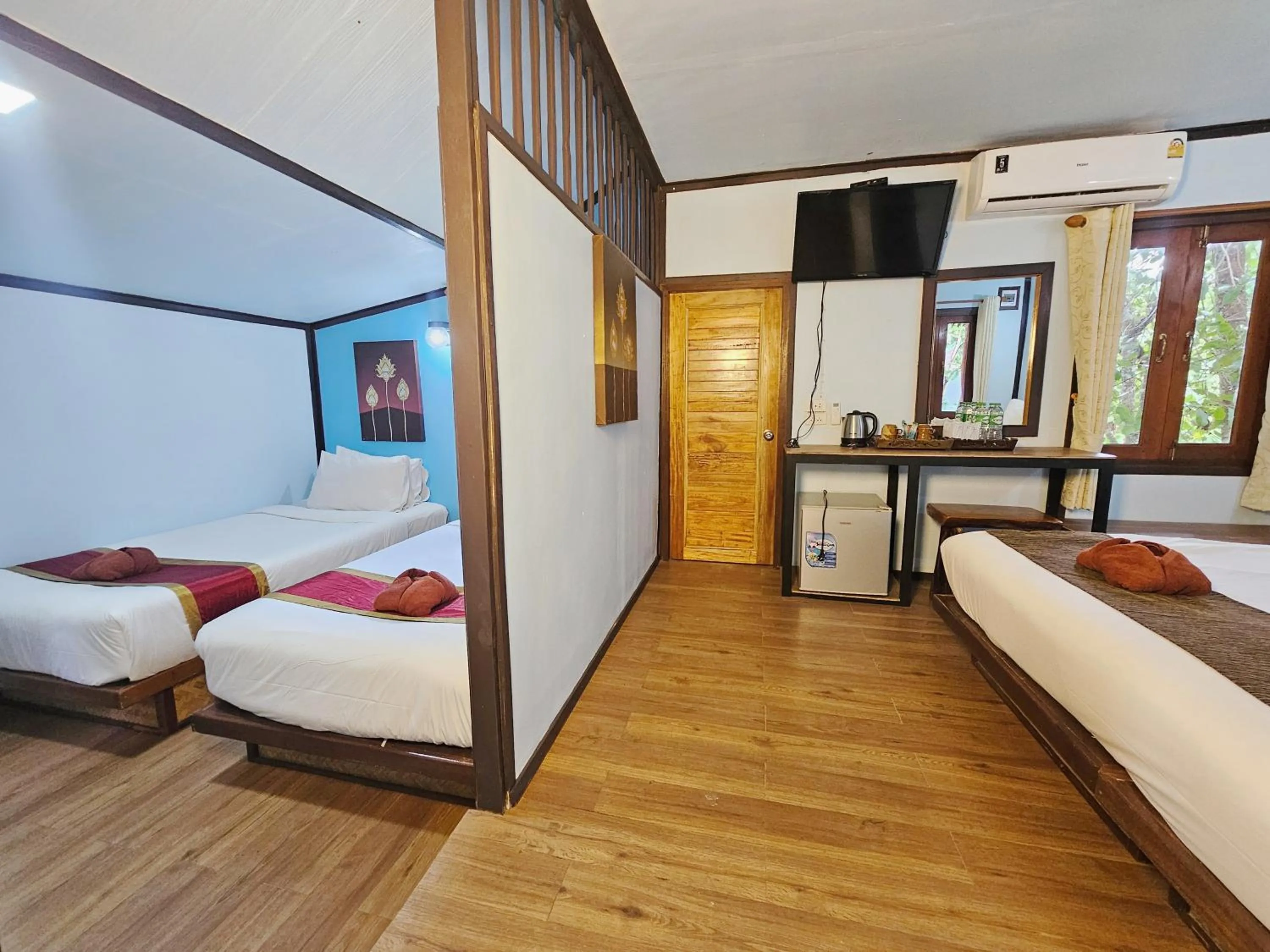 Photo of the whole room, Bed in Khao Sok Cabana Resort