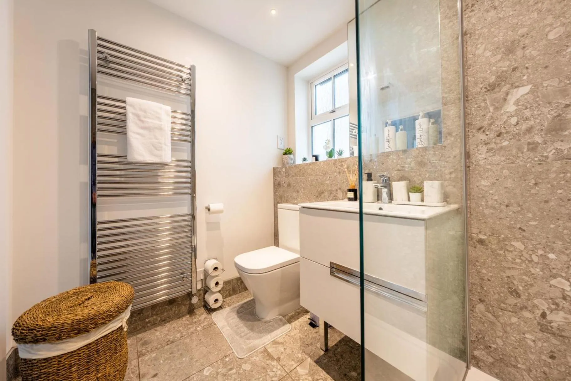 Bathroom in Super Luxe Central Maidenhead Apartment