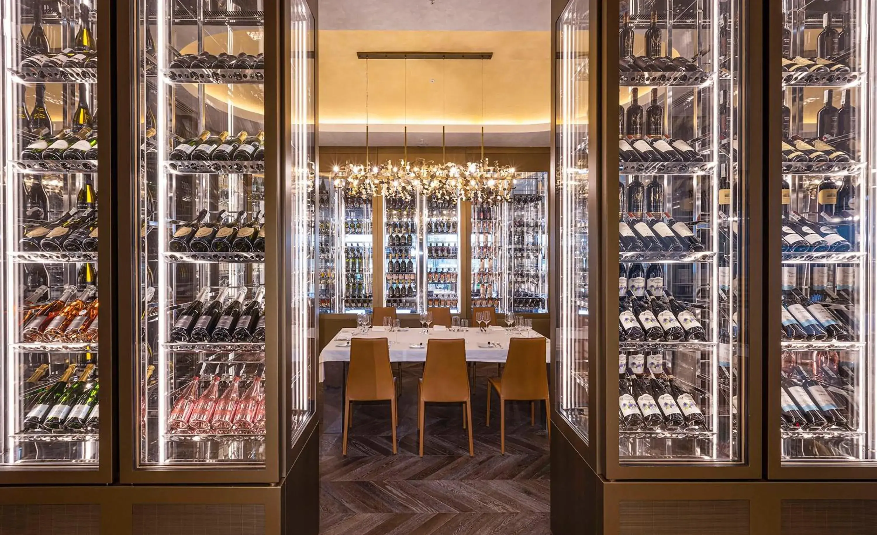 Restaurant/places to eat in Hilton Samarkand Regency Restaurant/places to eat in Hilton Samarkand Regency