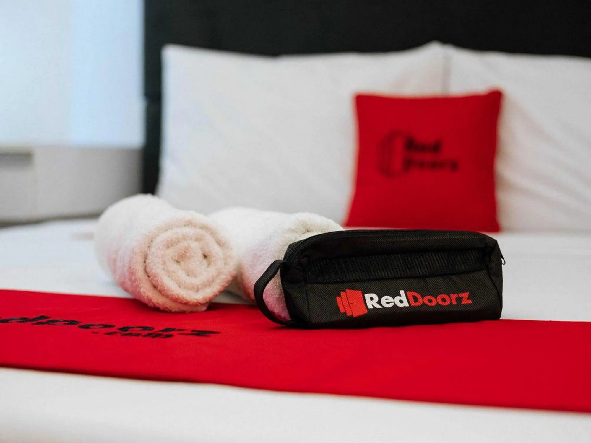 Bed in RedDoorz Plus @ Taman Madiun