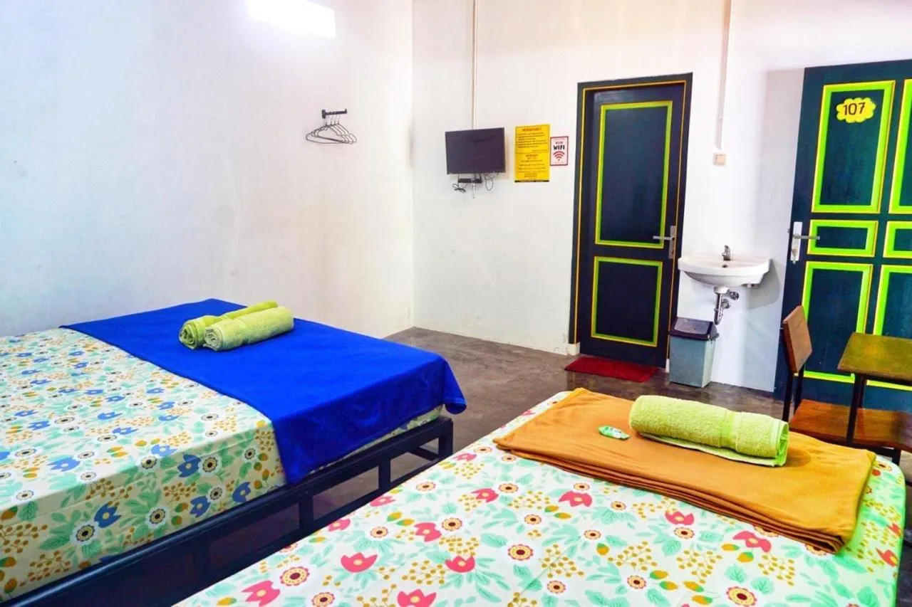 Bed in Sonosewu Guesthouse Syariah