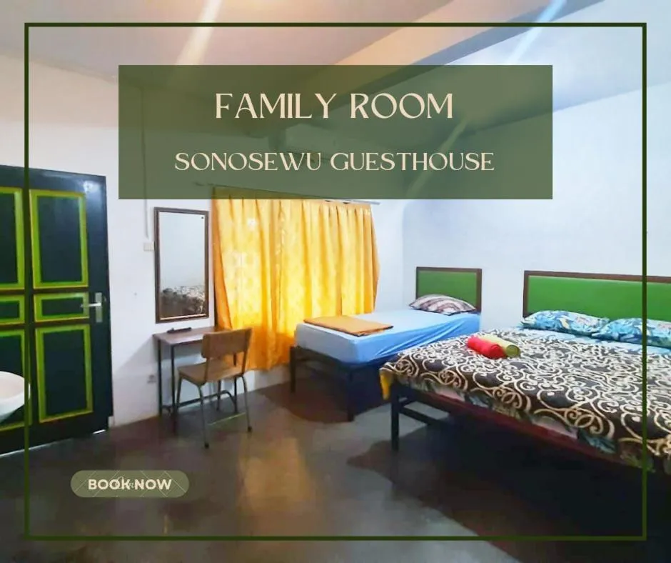 Bed in Sonosewu Guesthouse Syariah