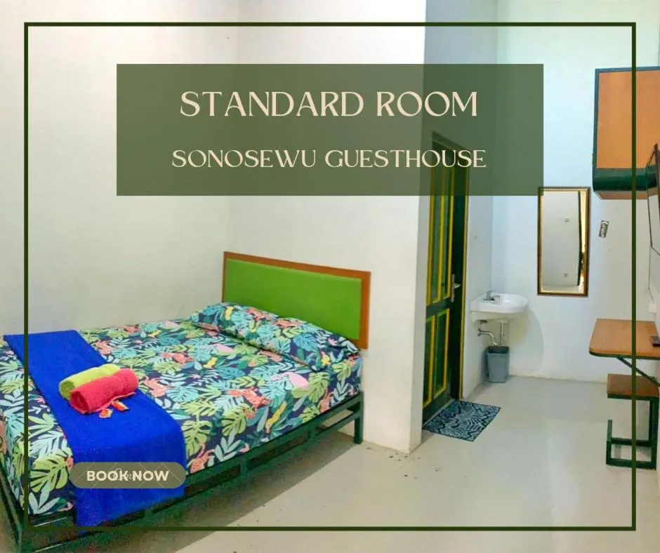 Bed in Sonosewu Guesthouse Syariah