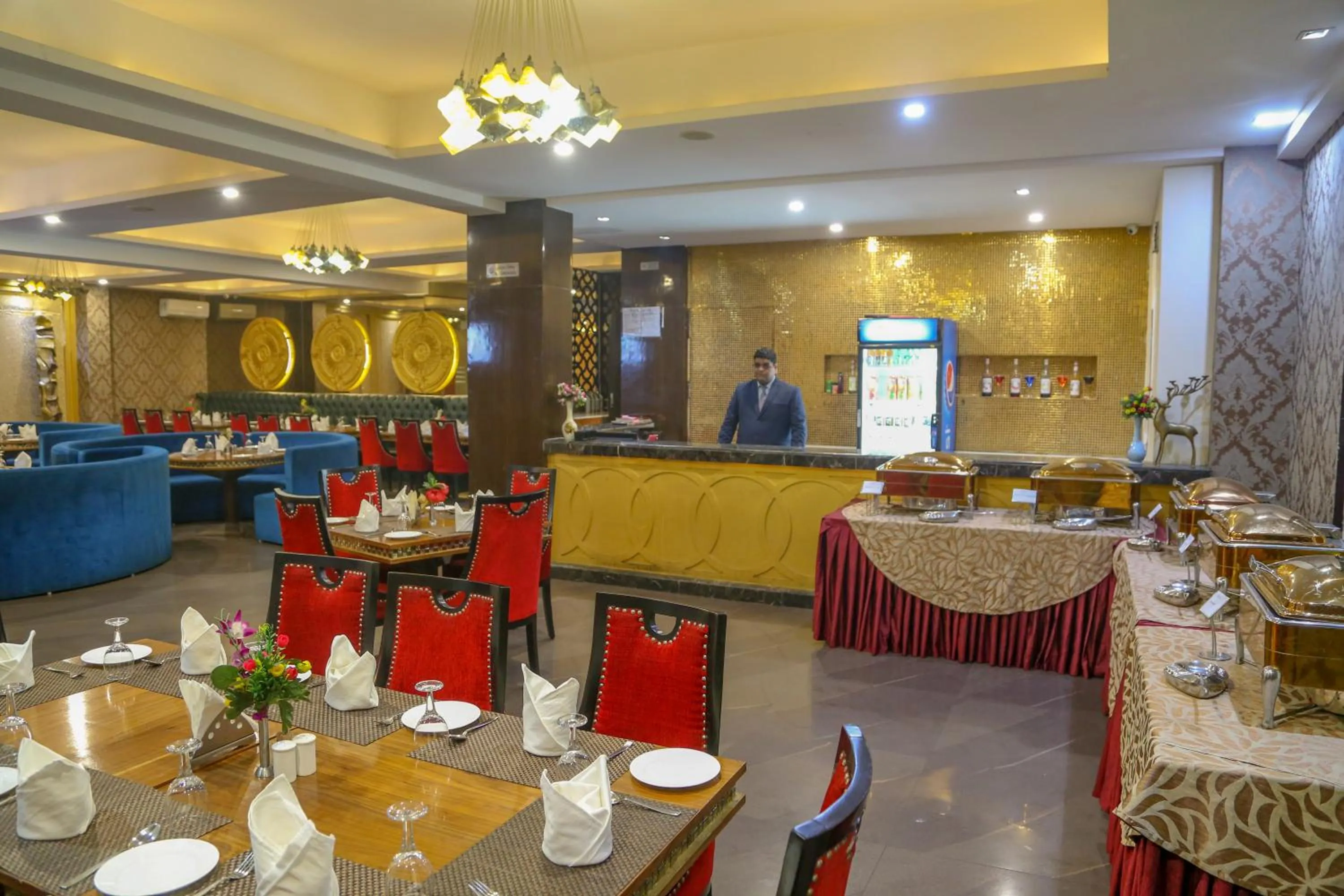Restaurant/places to eat in Four Leaf Hotel,Budaun
