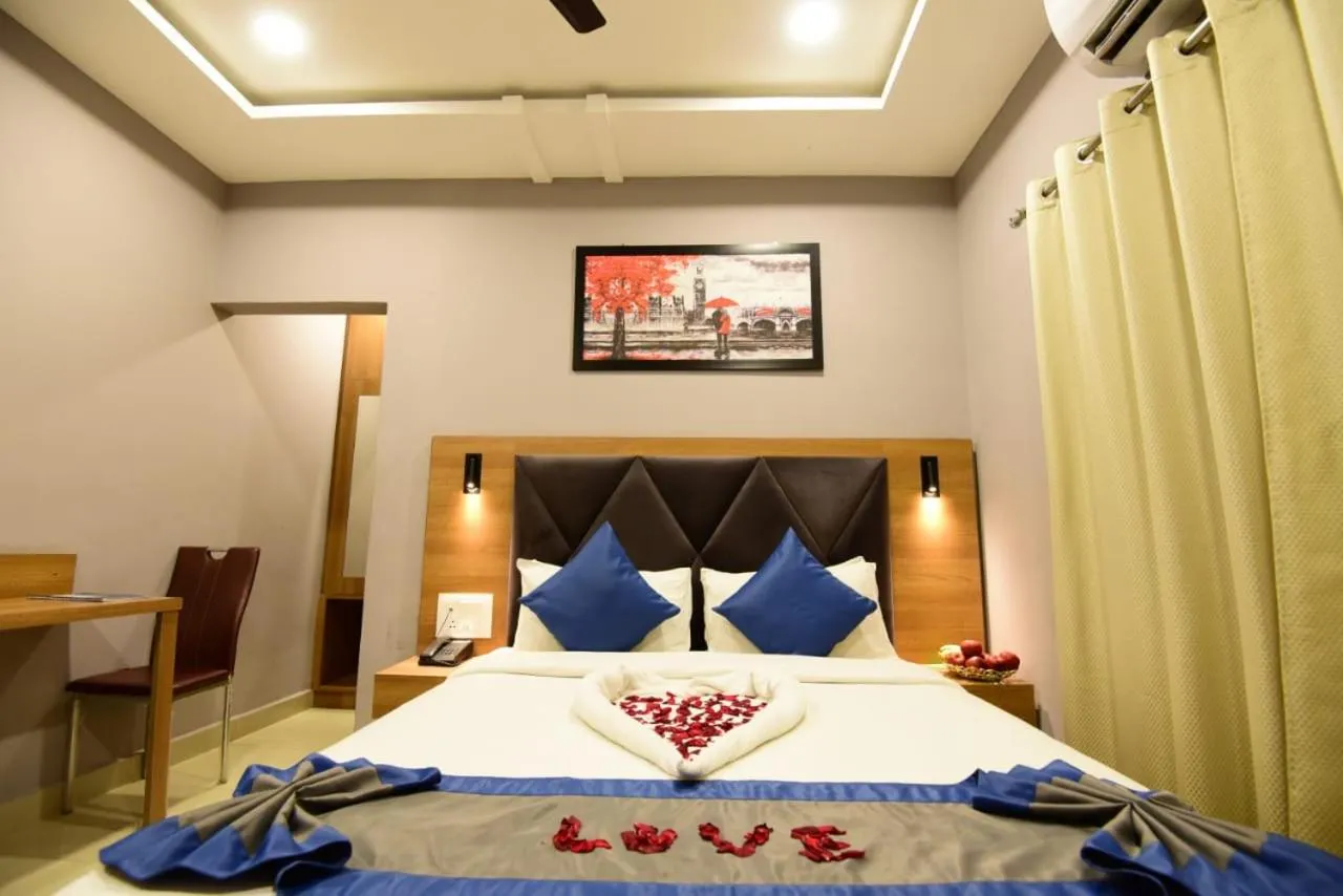 Bed in Click Hotel Guwahati