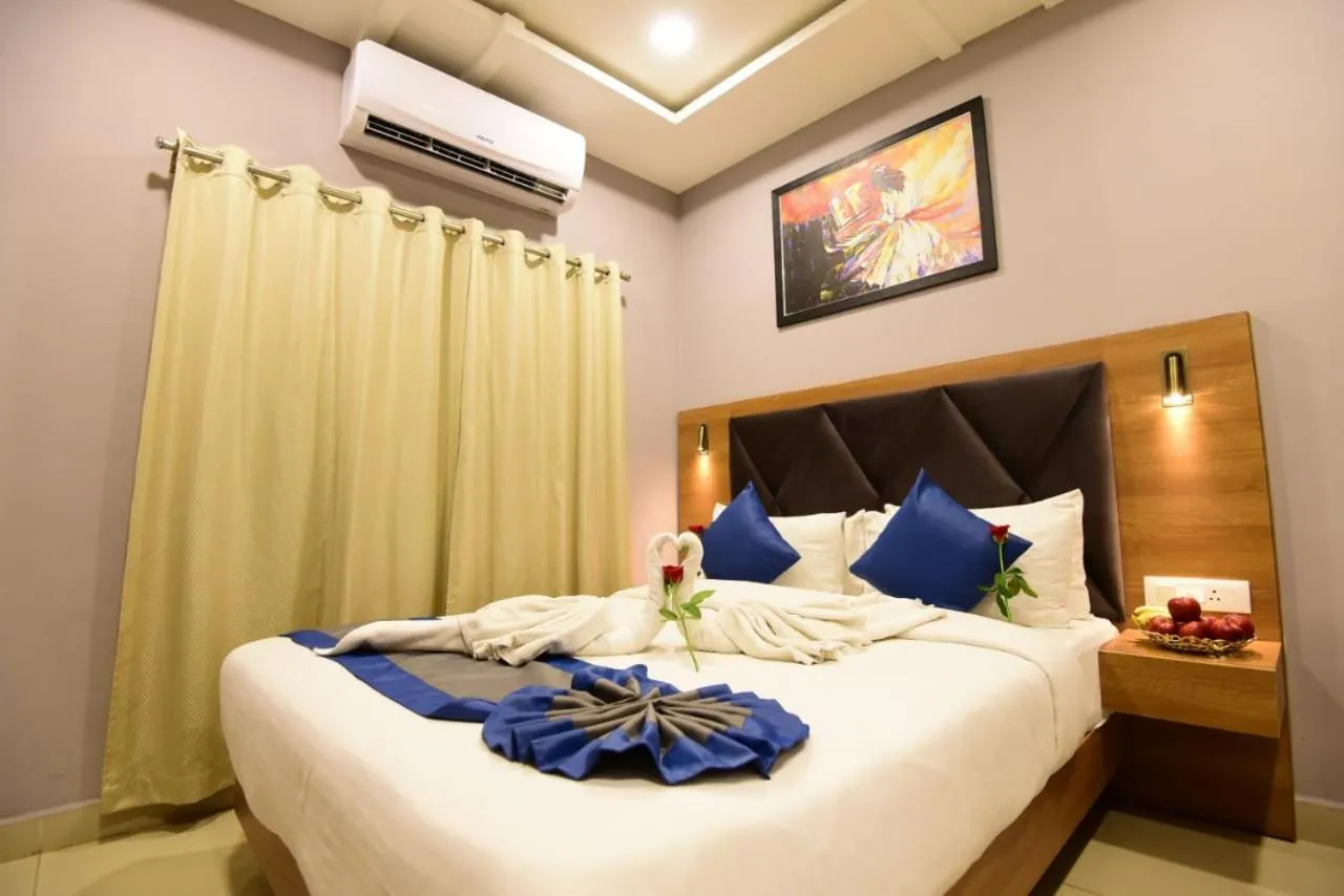 Photo of the whole room, Bed in Click Hotel Guwahati