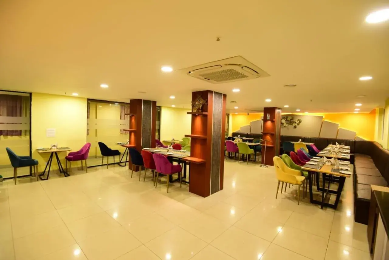Restaurant/places to eat in Click Hotel Guwahati Restaurant/places to eat in Click Hotel Guwahati