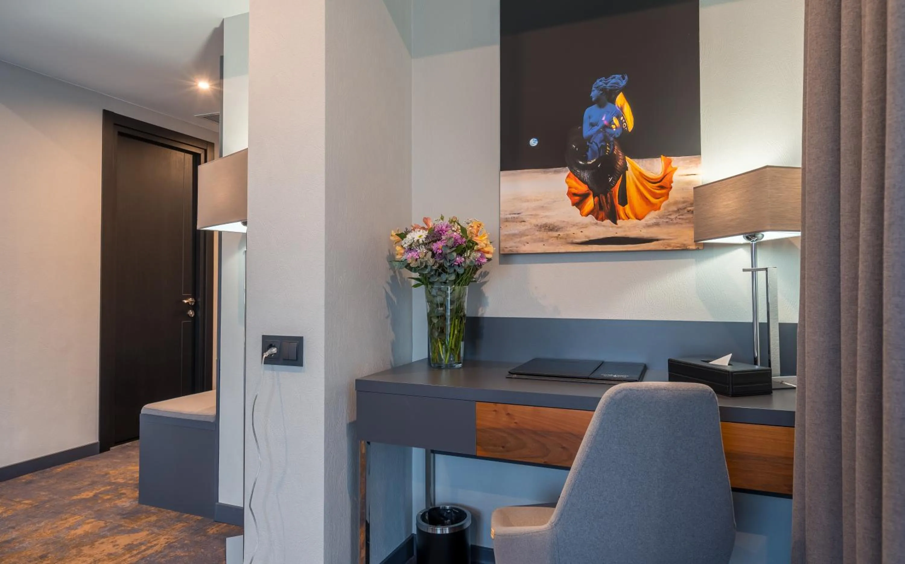 Seating area in Onyx City Center