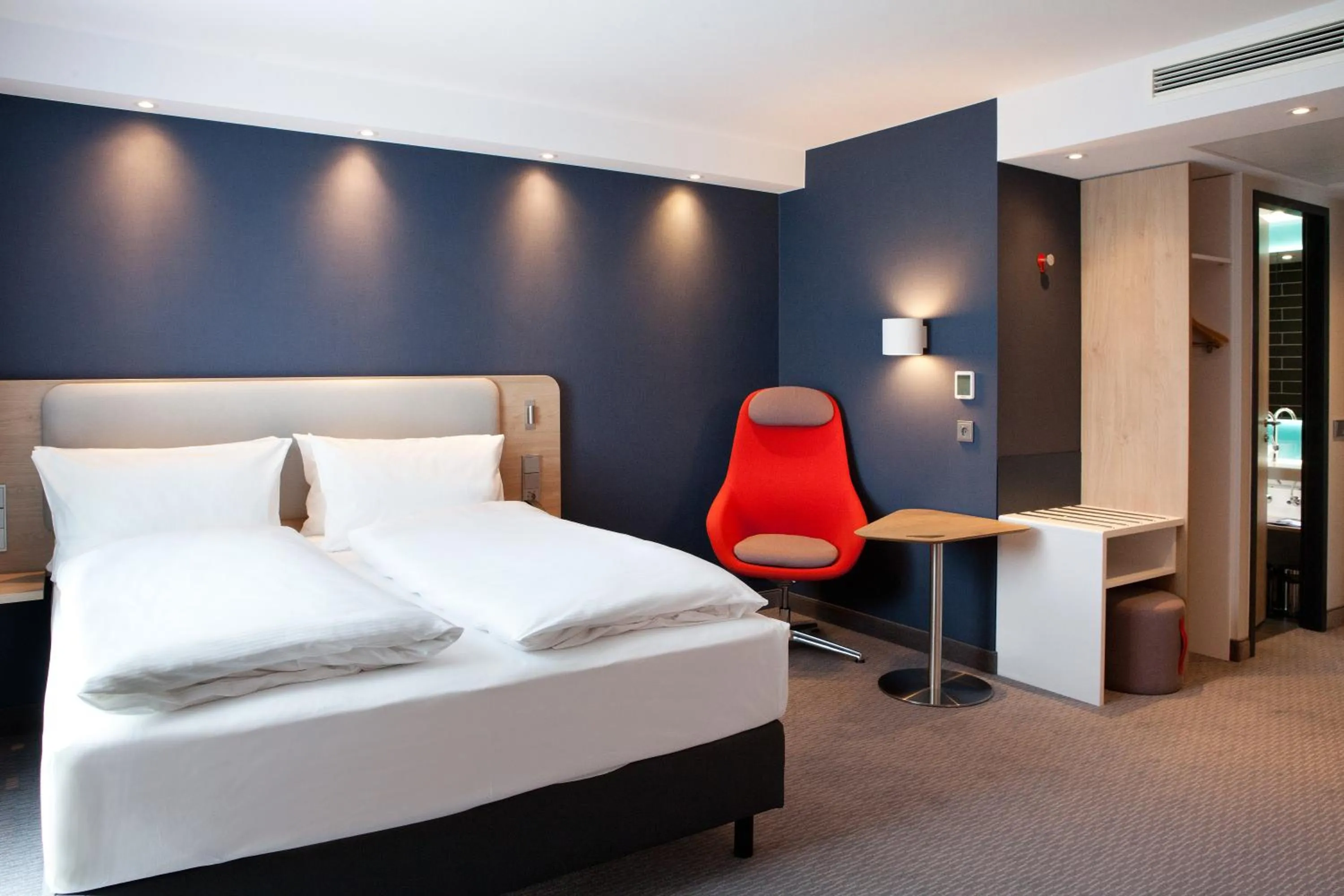 Bedroom, Bed in Holiday Inn Express Fürth by IHG