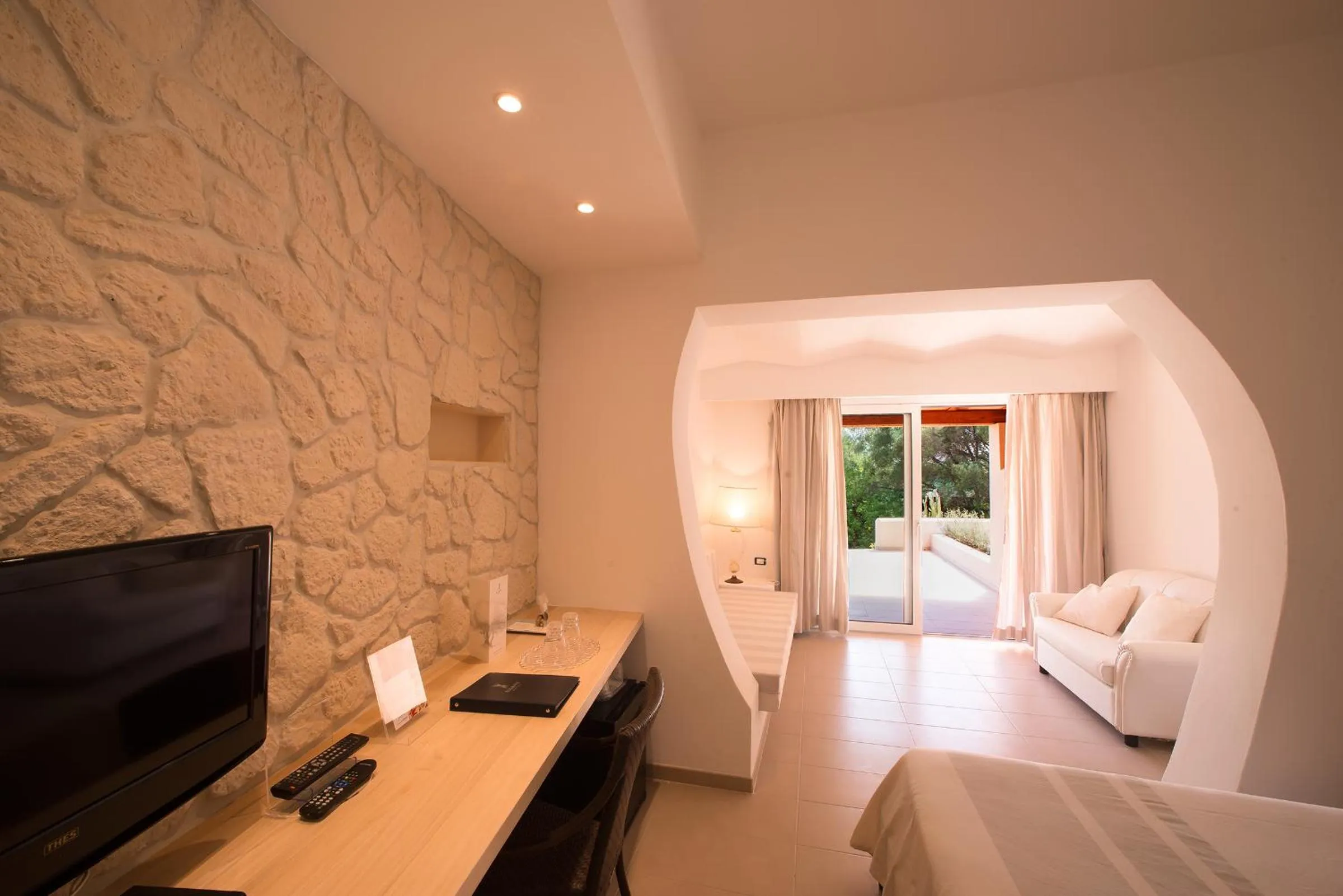 Day, Bed in Hotel Ollastu