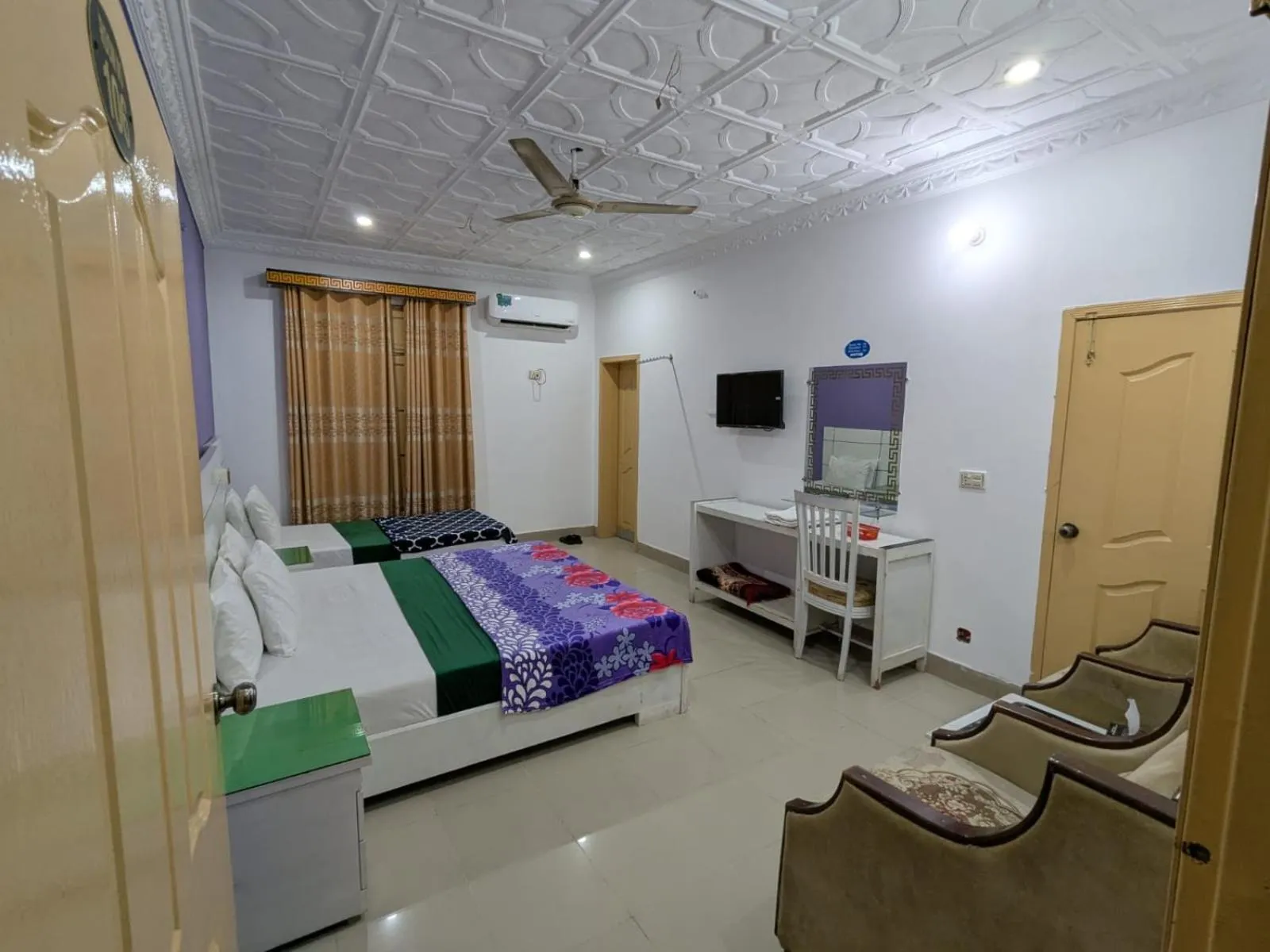 Bed in Hotel Royal Star