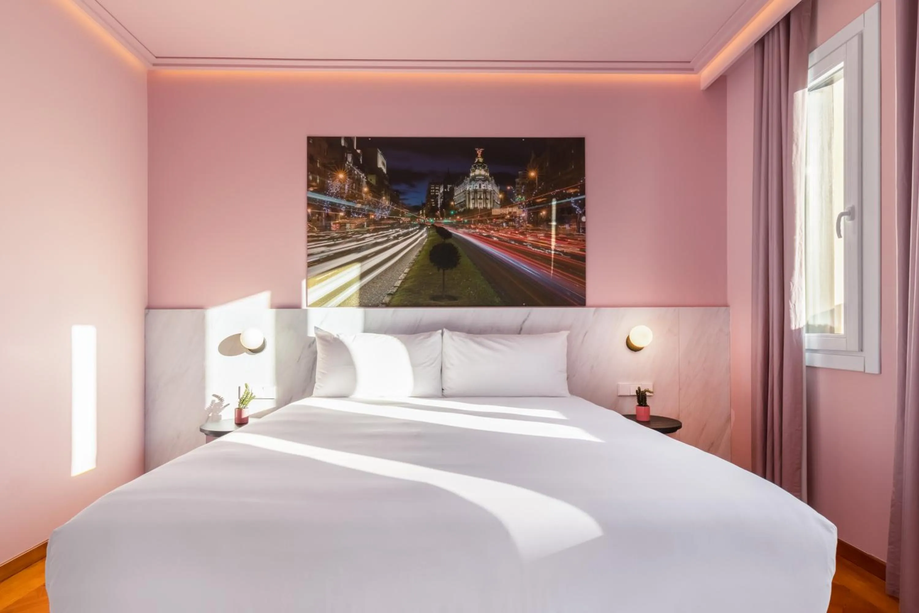 Bed in Ikonik Gran Vía