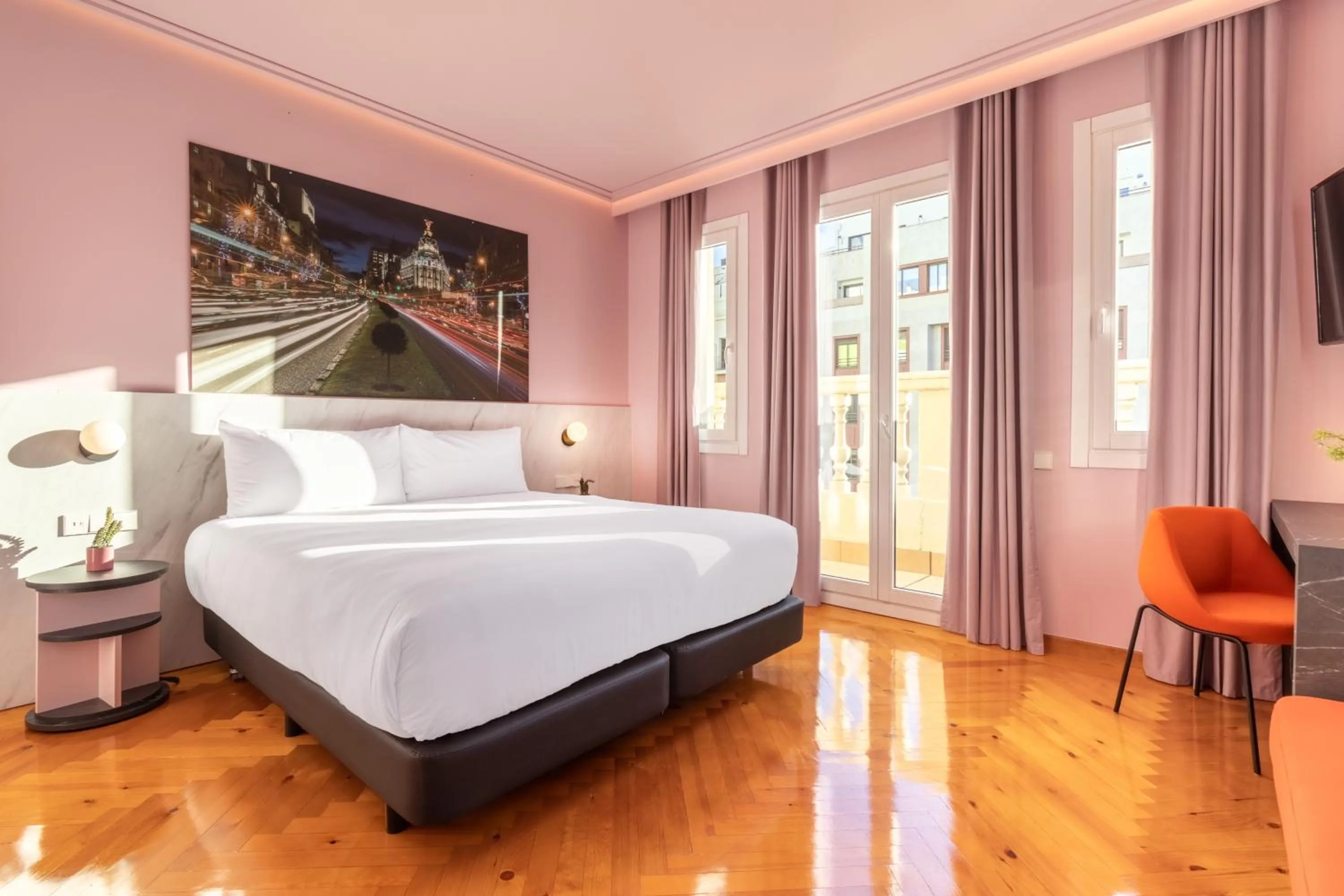 Bed in Ikonik Gran Vía