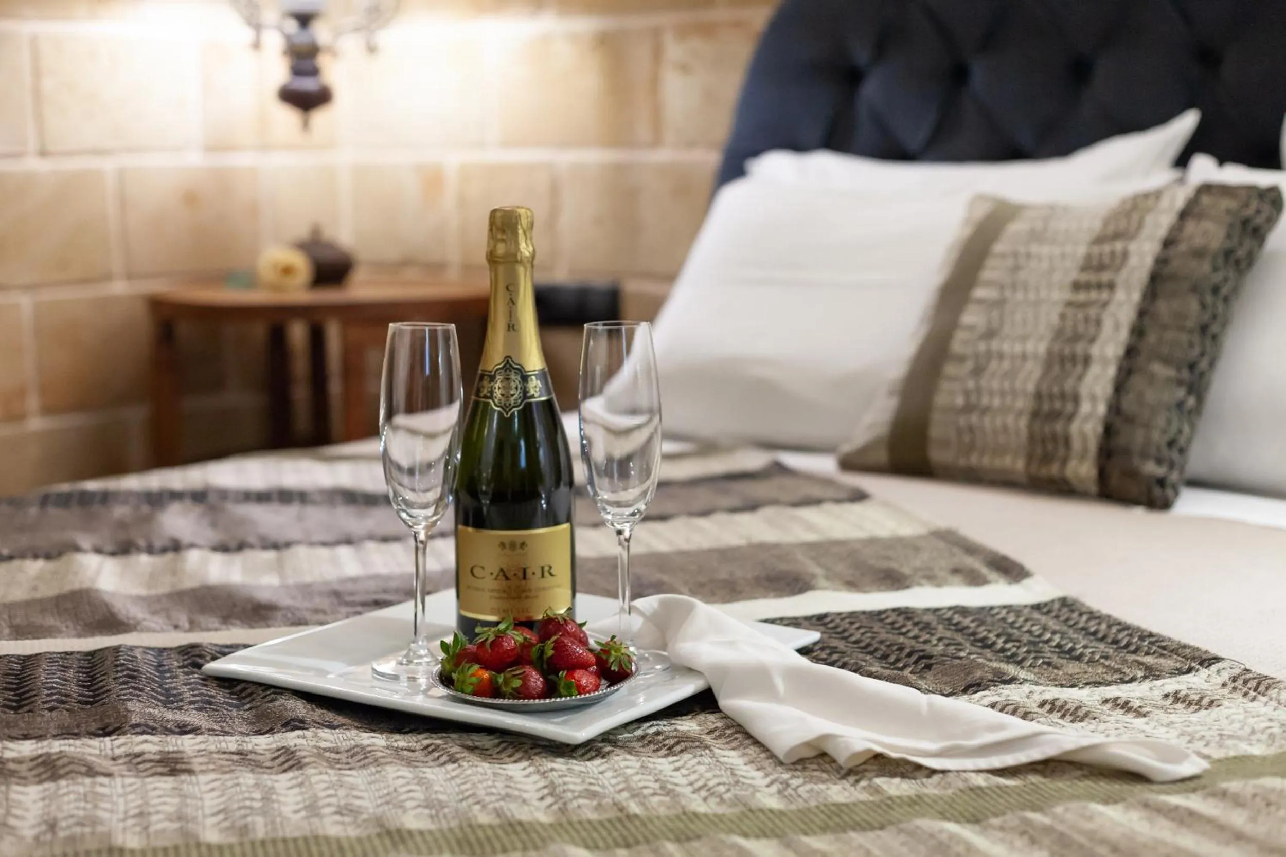 Drinks, Bed in Utopia Luxury Suites - Old Town