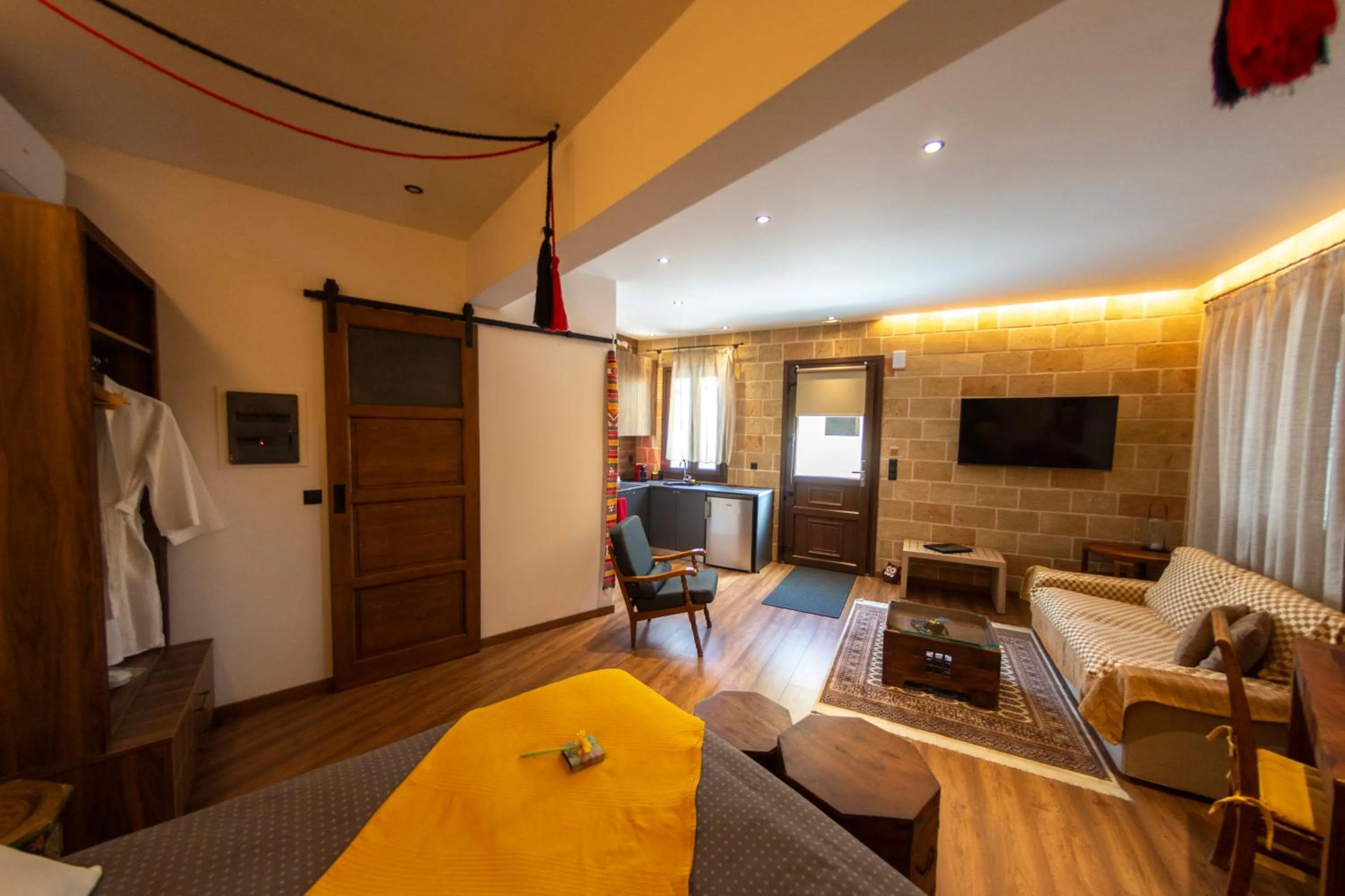 Photo of the whole room in Utopia Luxury Suites - Old Town