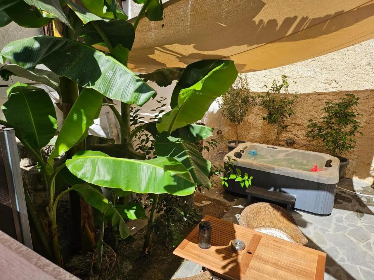 Hot Tub in Utopia Luxury Suites - Old Town