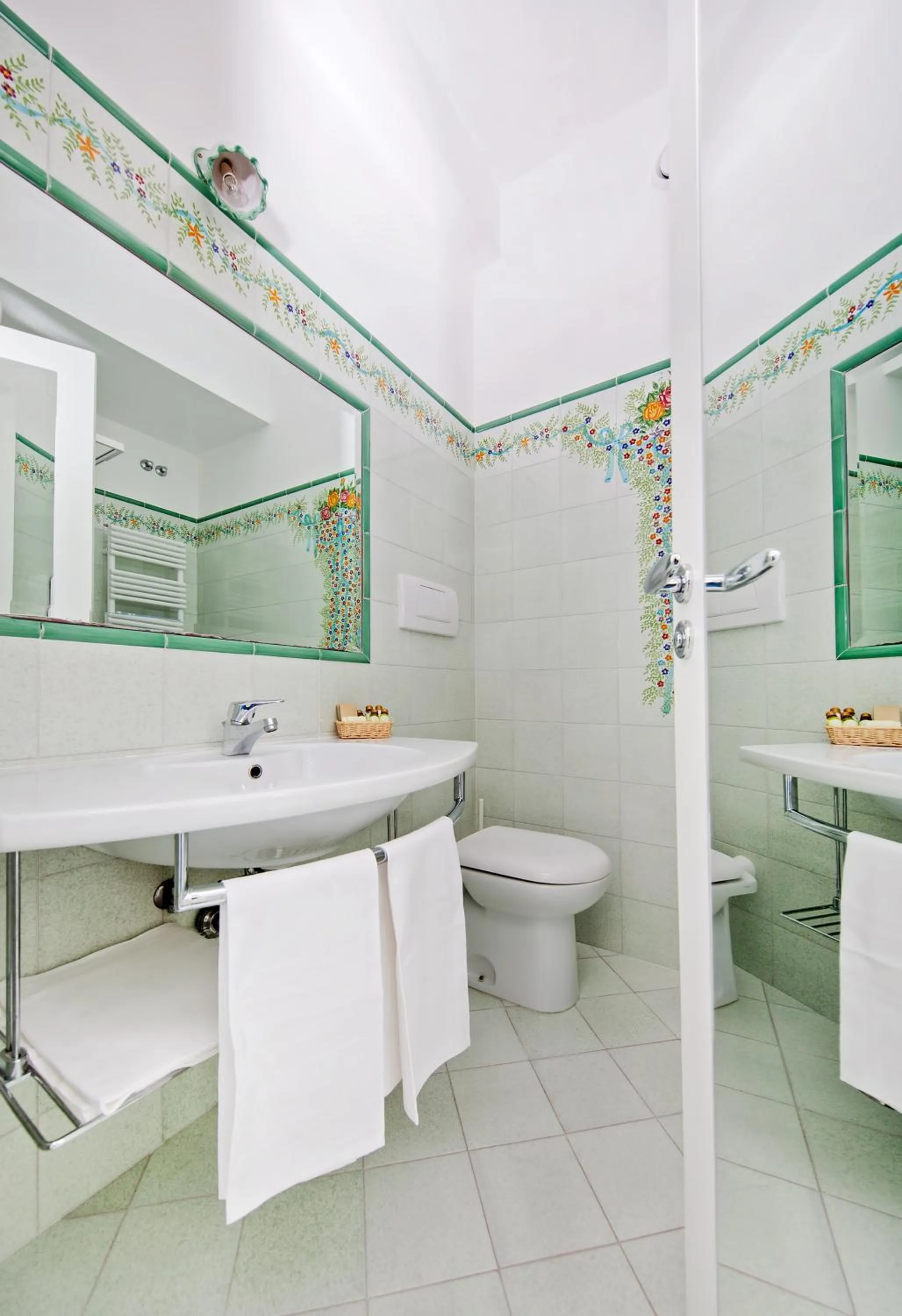 Toilet in Hotel Le Terrazze - Adults Only