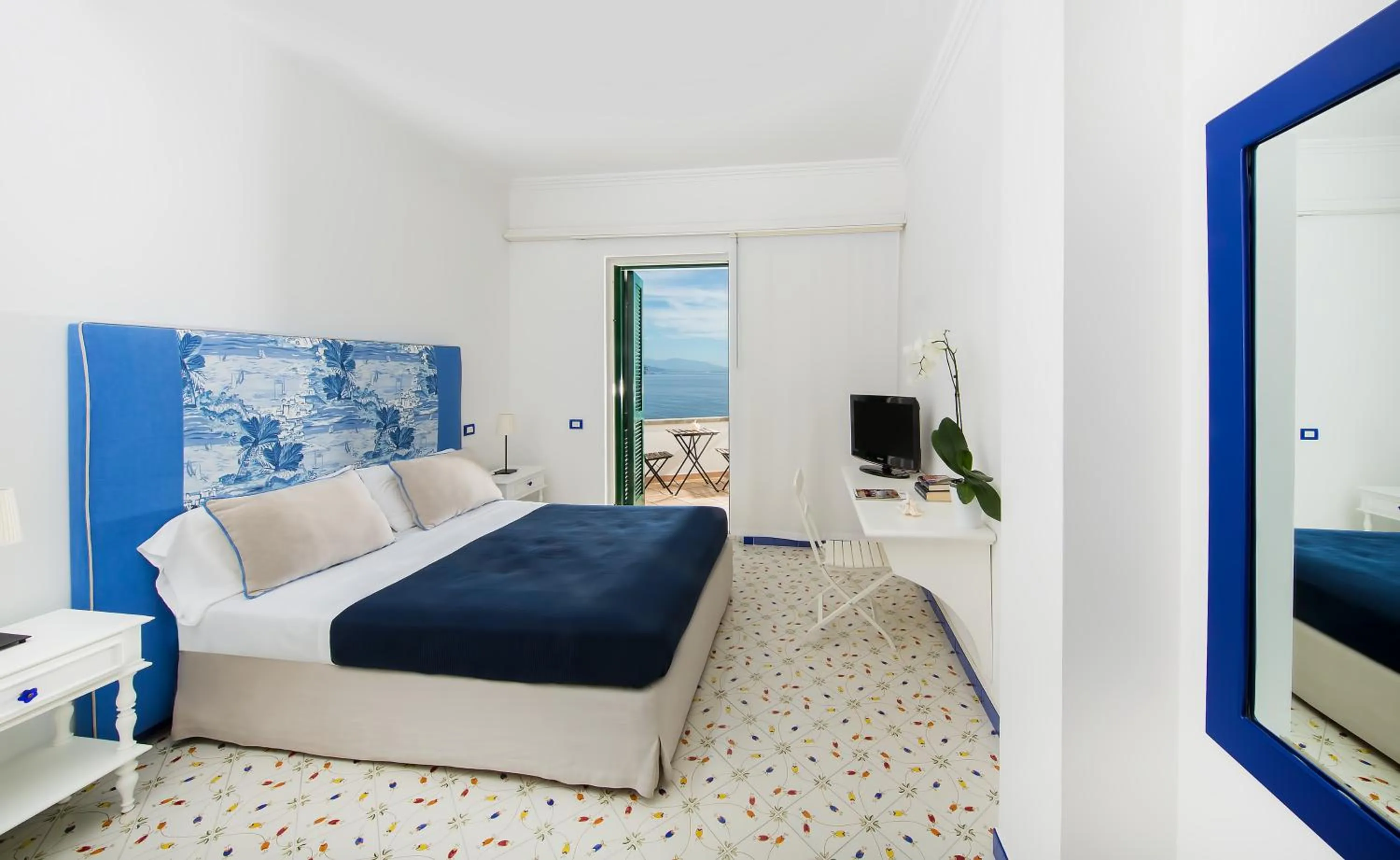 Photo of the whole room, Bed in Hotel Le Terrazze - Adults Only