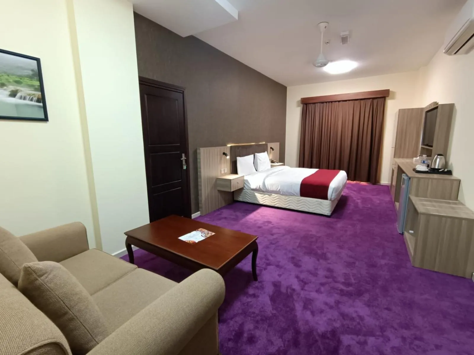 Photo of the whole room, Bed in ROYAL HOTEL