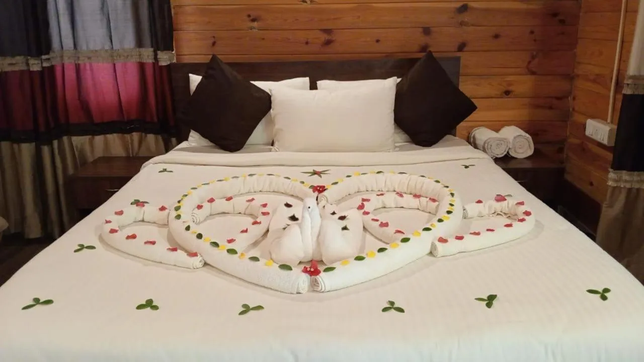 Bed in 7 Heaven Villas & Resorts