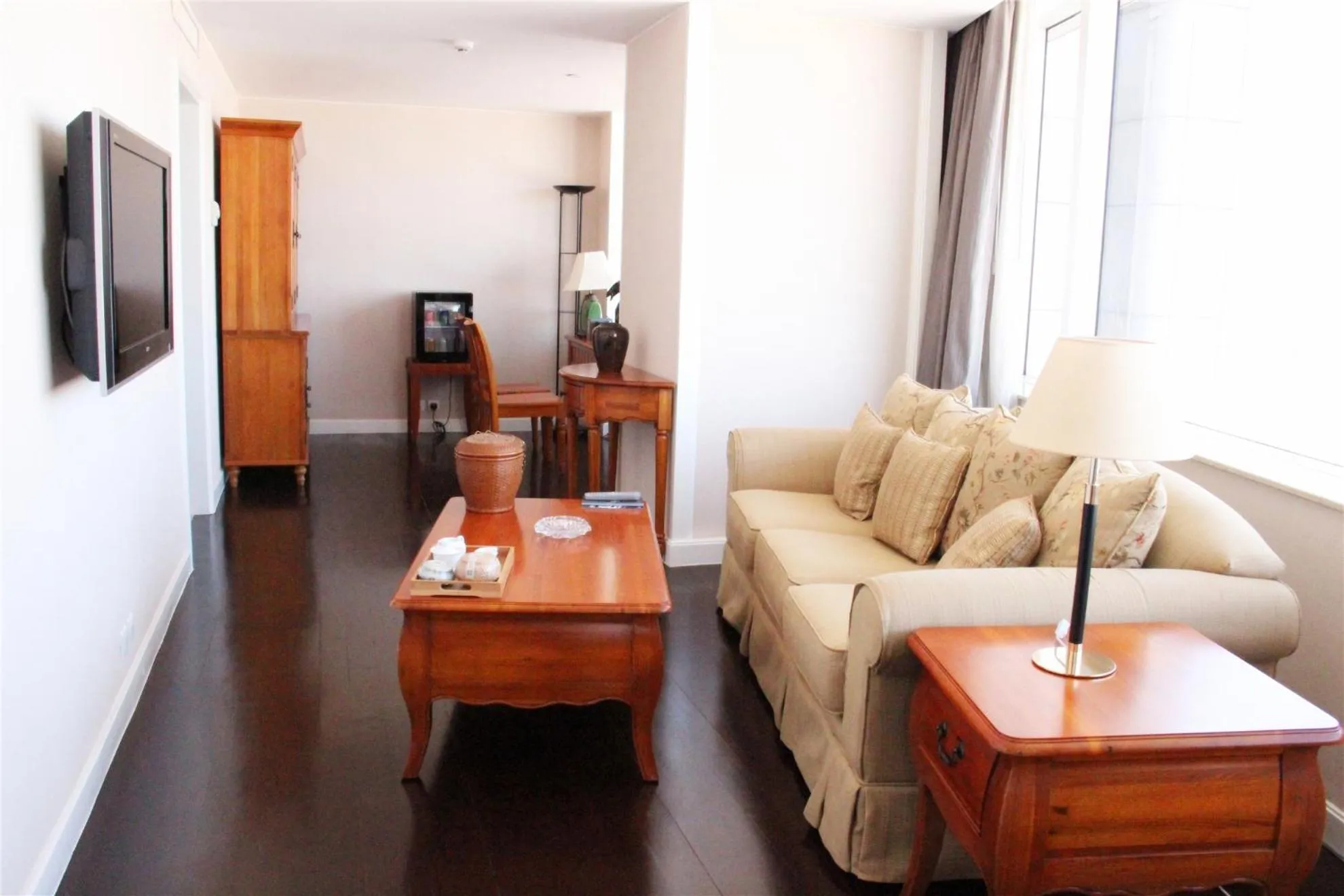 Seating Area in Kai Wah Plaza Hotel