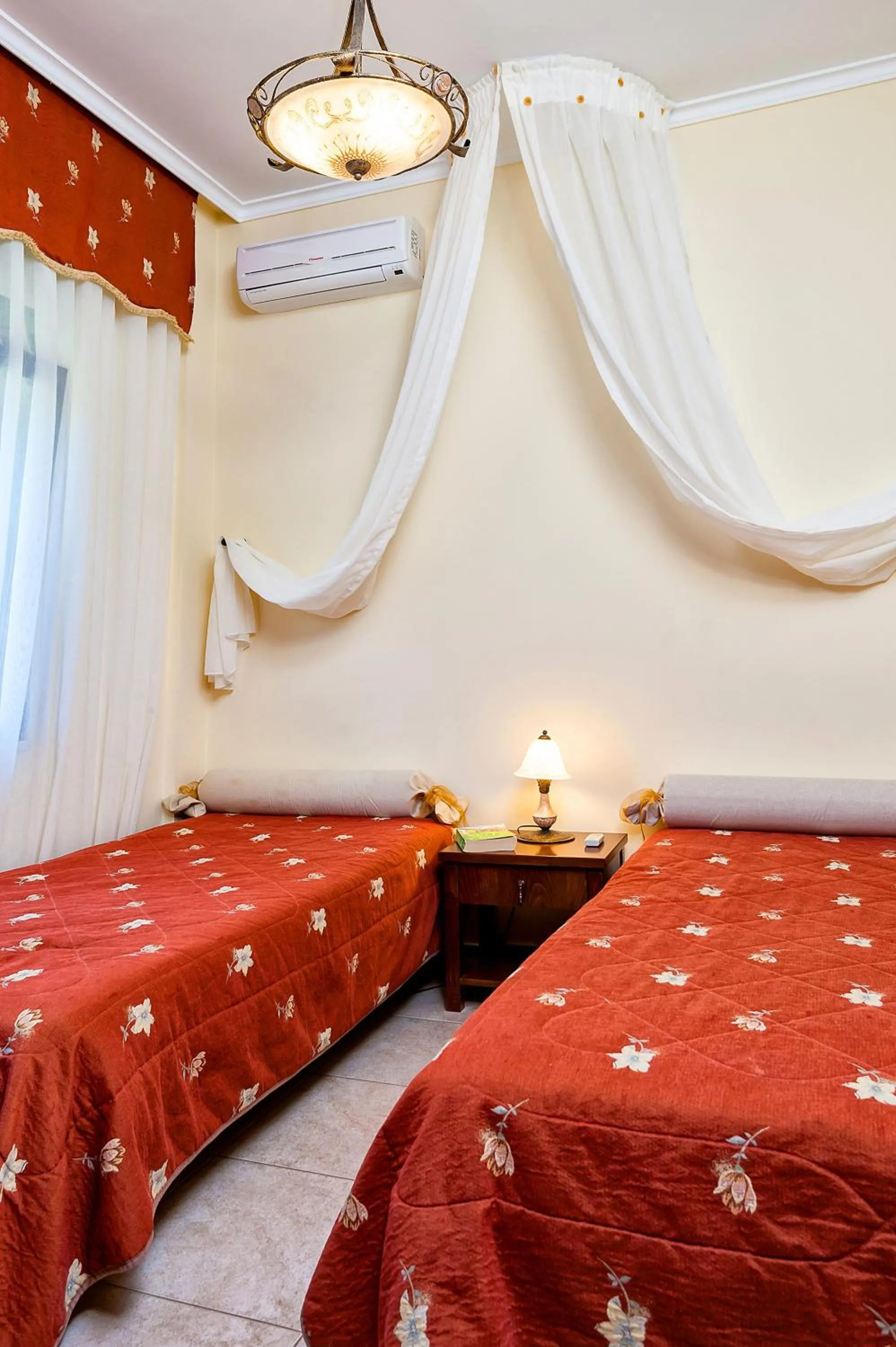 Bedroom, Bed in Villa Vallia - Villa Marina