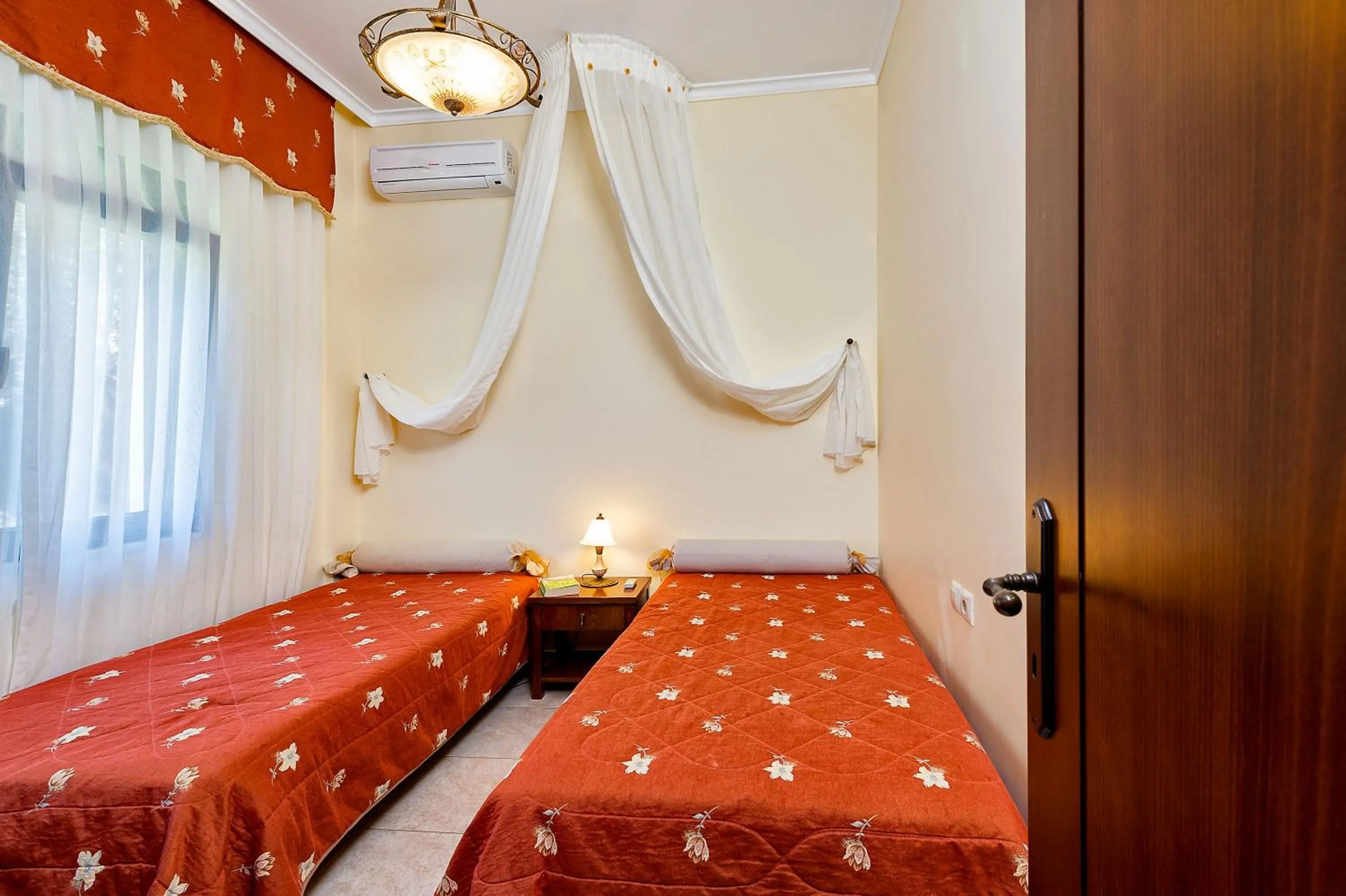 Bedroom, Bed in Villa Vallia - Villa Marina