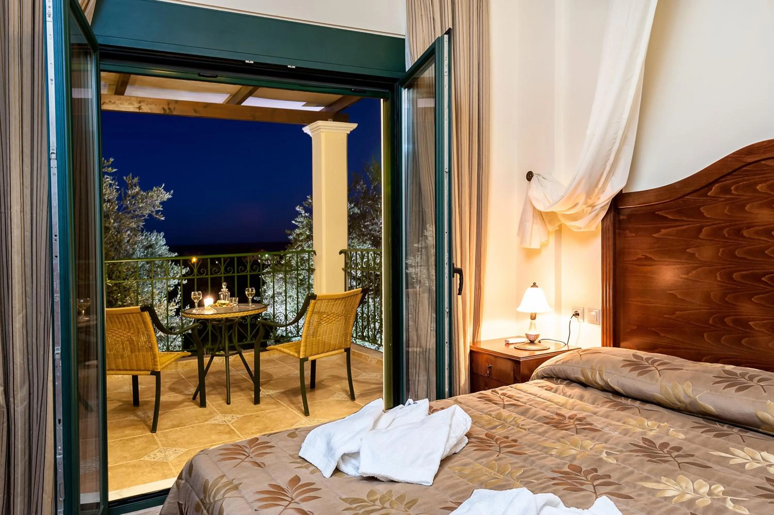 Balcony/Terrace, Bed in Villa Vallia - Villa Marina