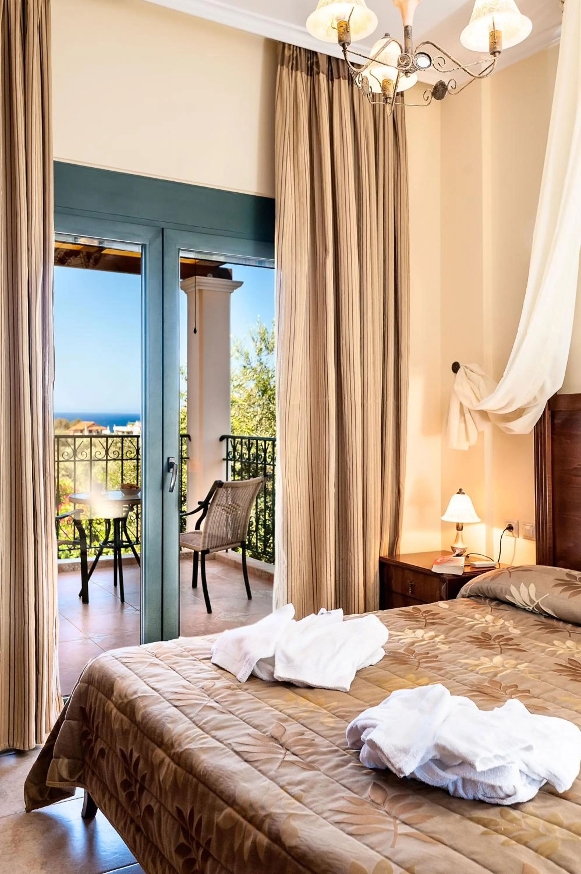 Balcony/Terrace, Bed in Villa Vallia - Villa Marina